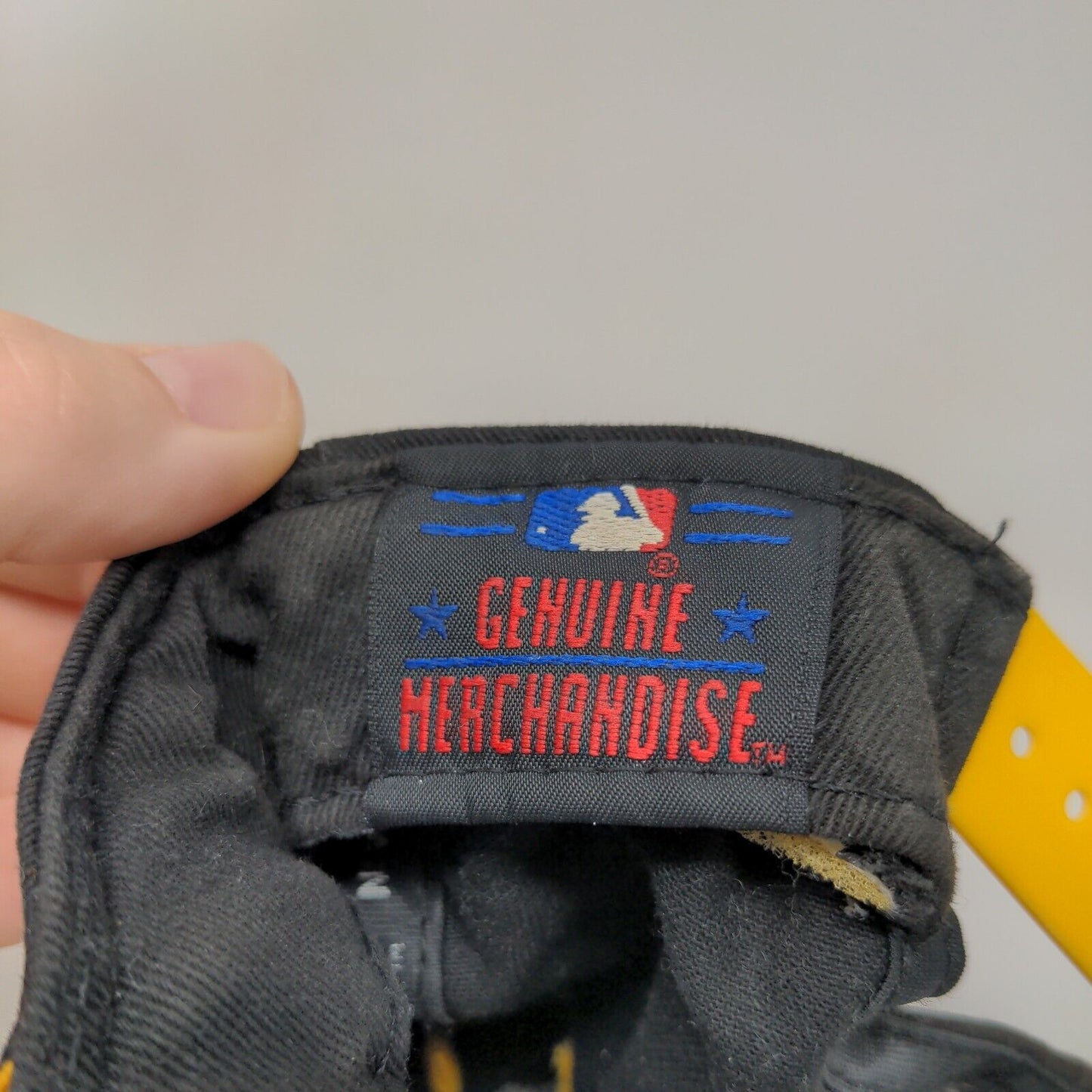 New Era Men's Snapback Flat Bill Hat Multicolor OSFM Pittsburgh Pirates Logo