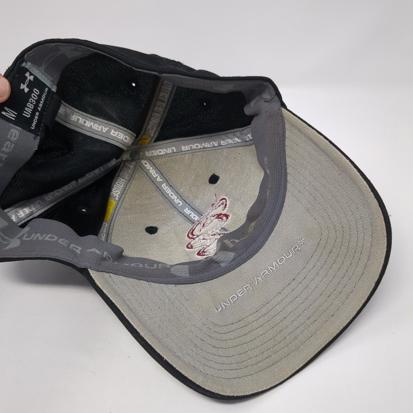 DB Southern Illinois Fitted Hat Black Medium Embroidered UAB300 Under Armour