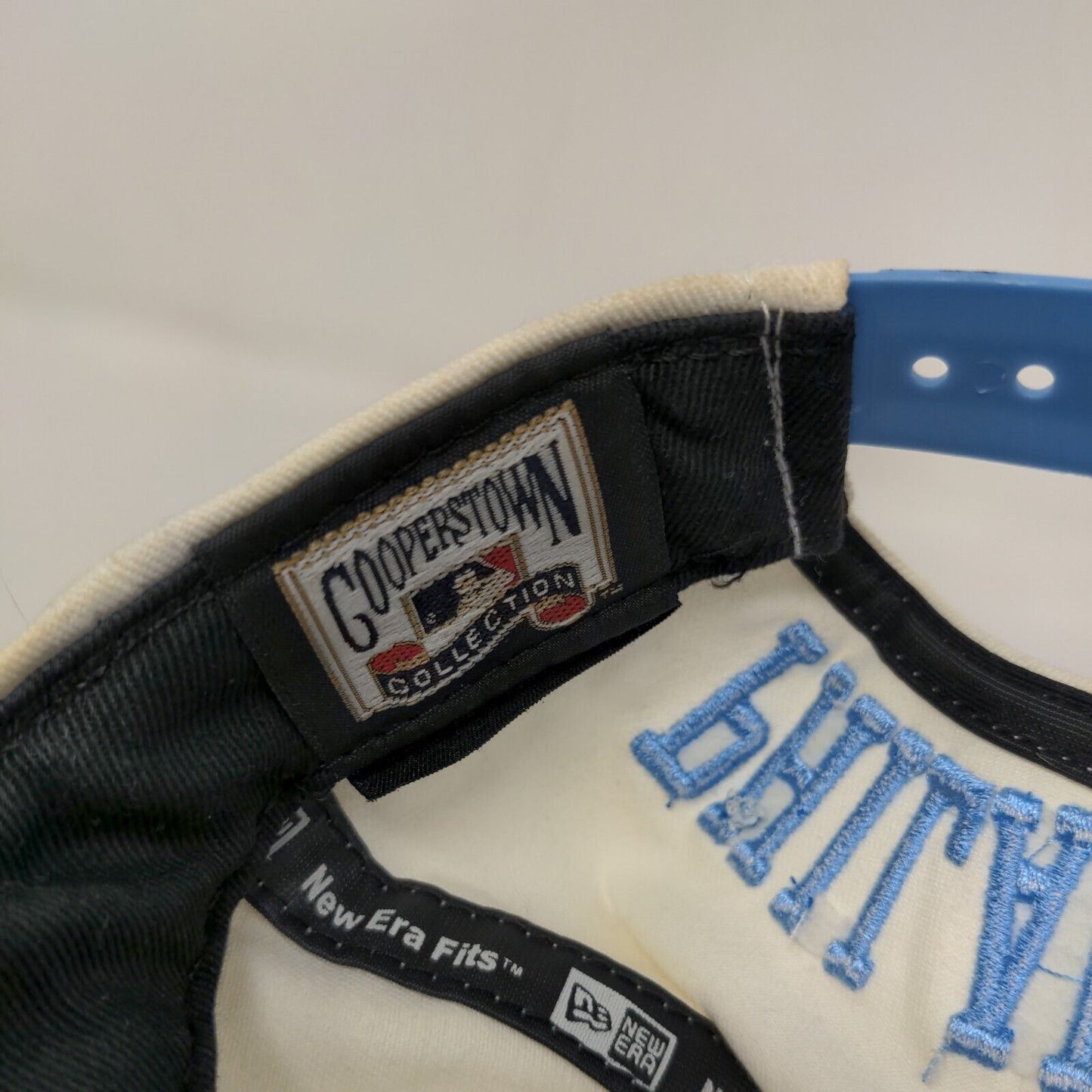 New Era Men's Snapback Hat White OSFM Embroidered Philadelphia Phillies Signed