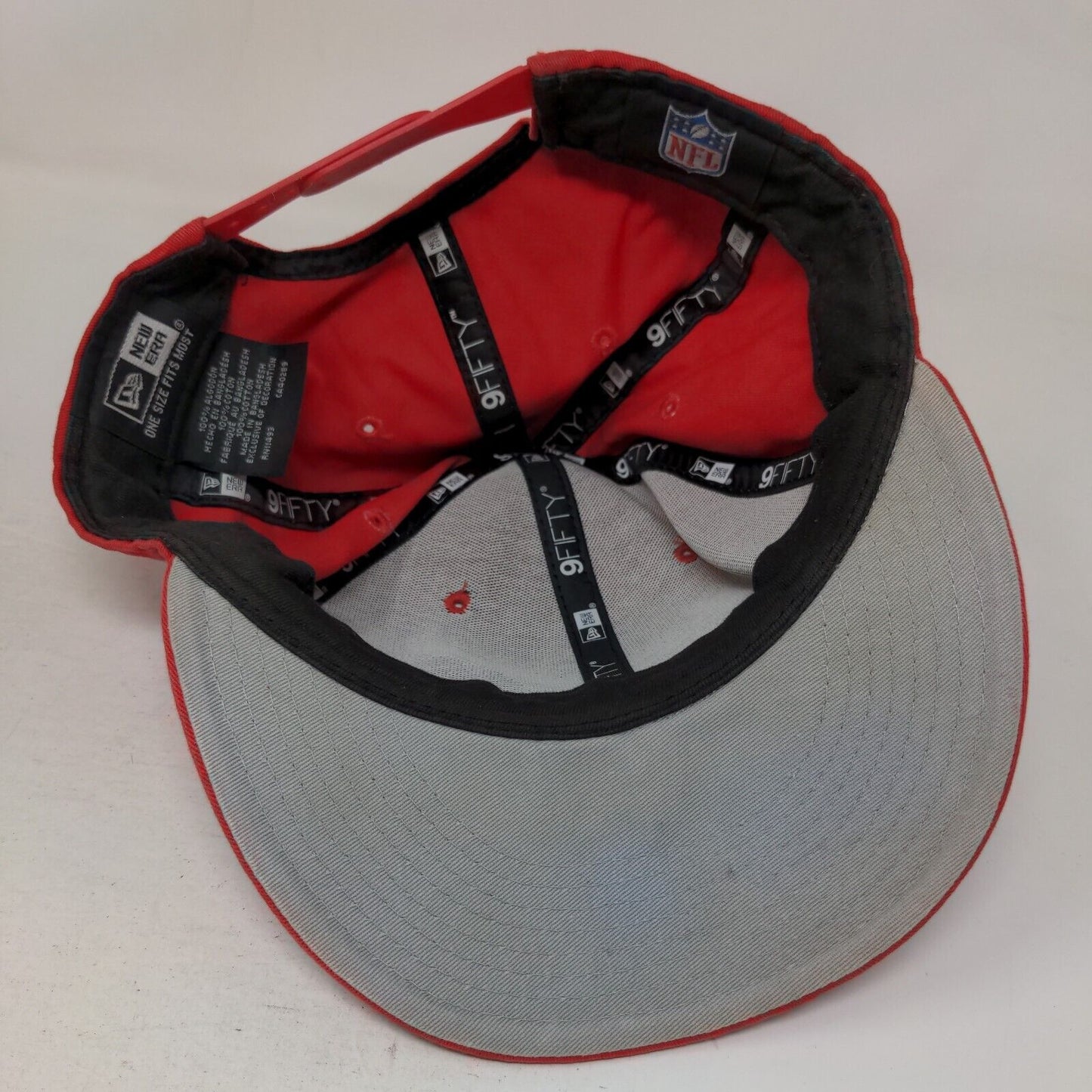 Tampa Bay Buccaneers Snapback Hat Red OSFM Embroidered Logo New Era 9Fifty NFL
