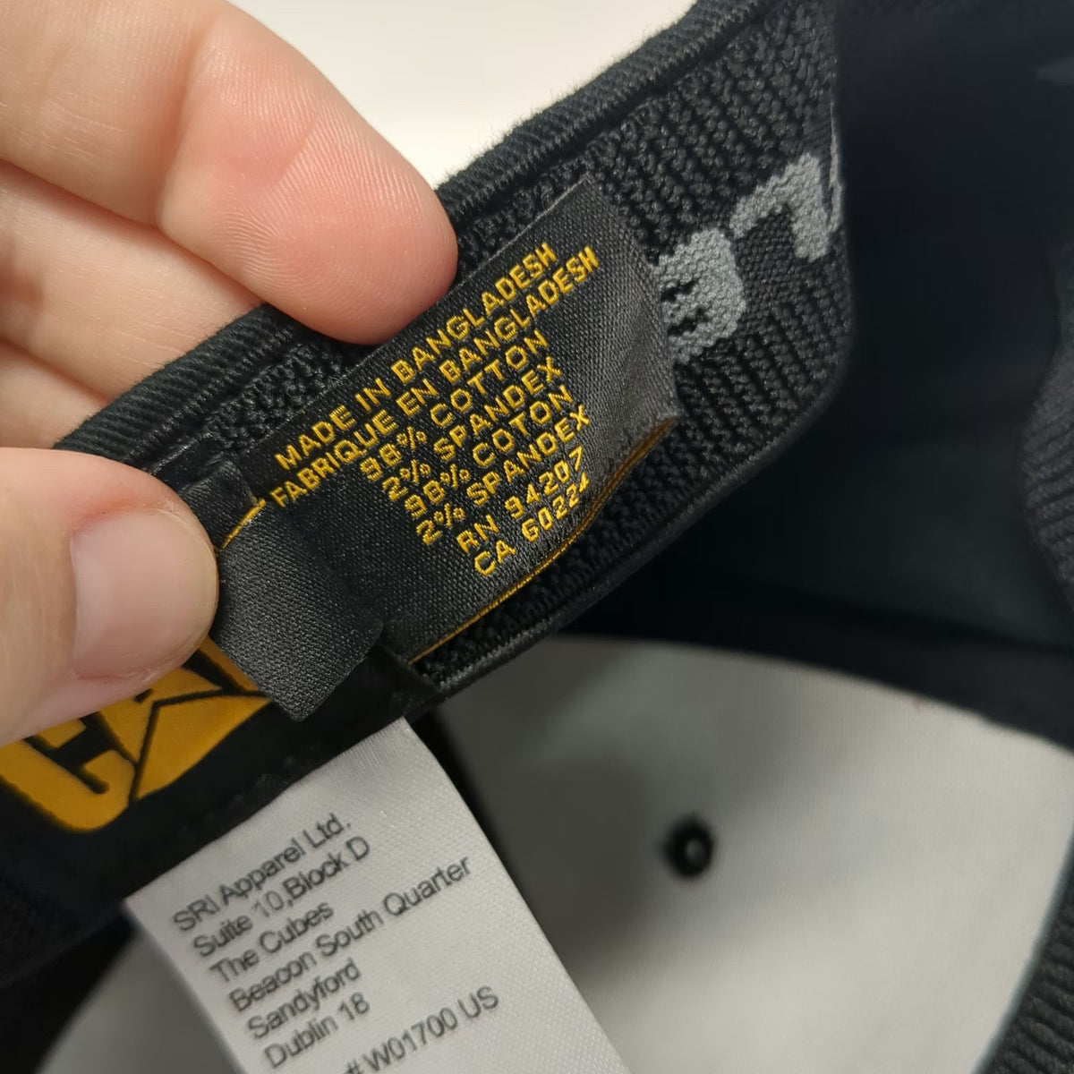 Caterpillar CAT Baseball Cap Black M Flexfit Authentic Workwear White Yellow Hat