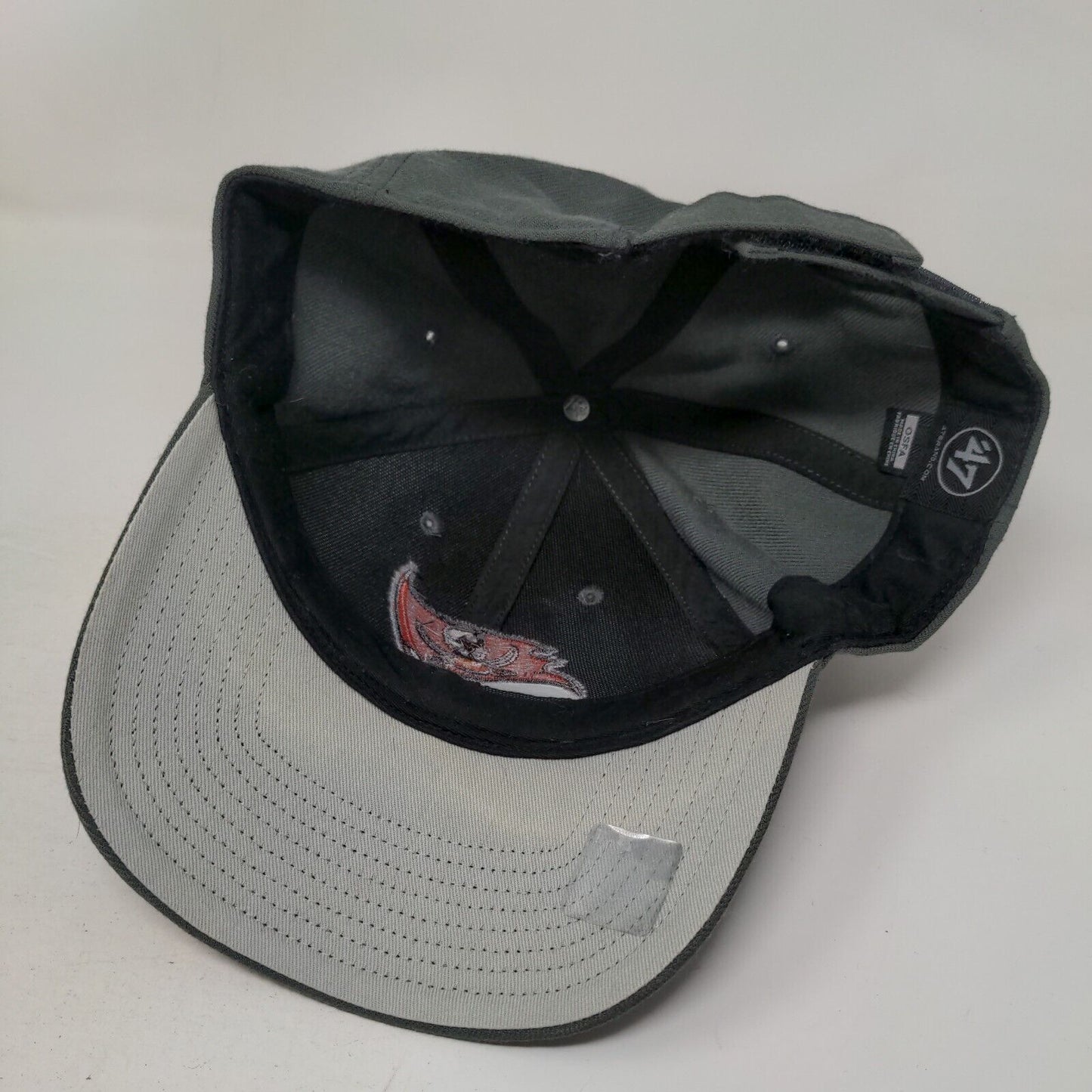 Tampa Bay Buccaneers Strapback Hat Gray OSFA Embroidered Flag Logo '47 Brand NFL