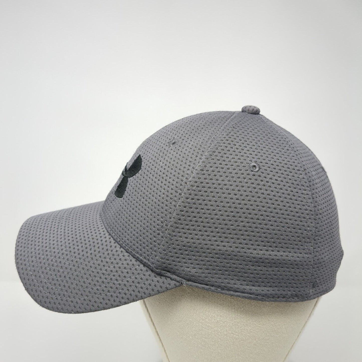 Under Armour Fitted Hat Gray M/L Lightweight Breathable Embroidered 6 Panel