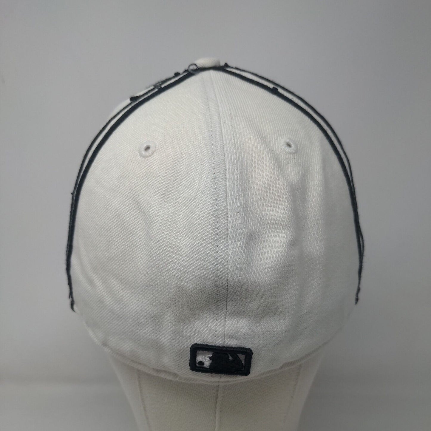 New Era Men's Fitted Hat White 7 3/8 Embroidered Chicago White Sox 59Fifty Logo