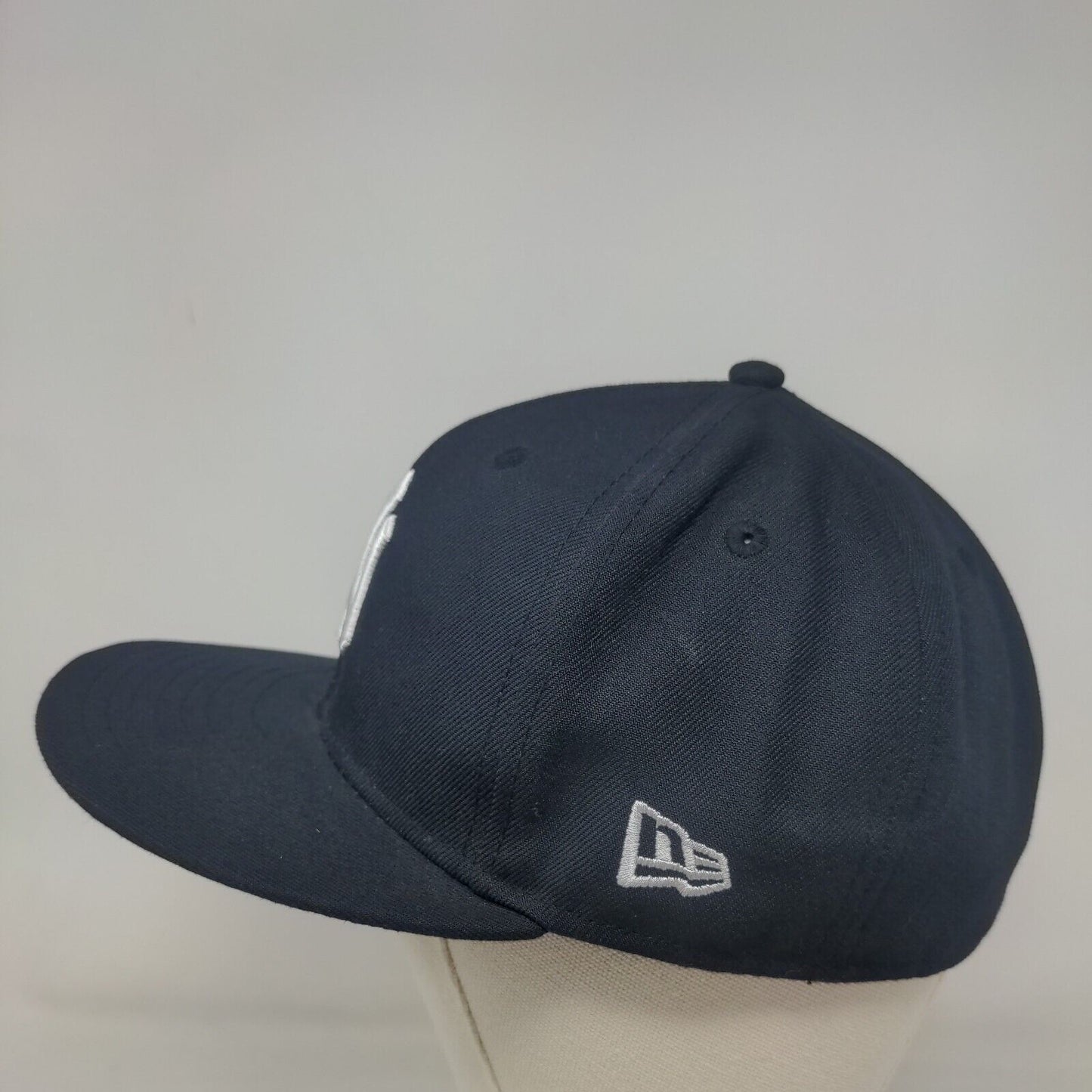 New Era Men's Fitted Hat Blue 7 1/4 Embroidered New York Yankees Logo 59Fifty