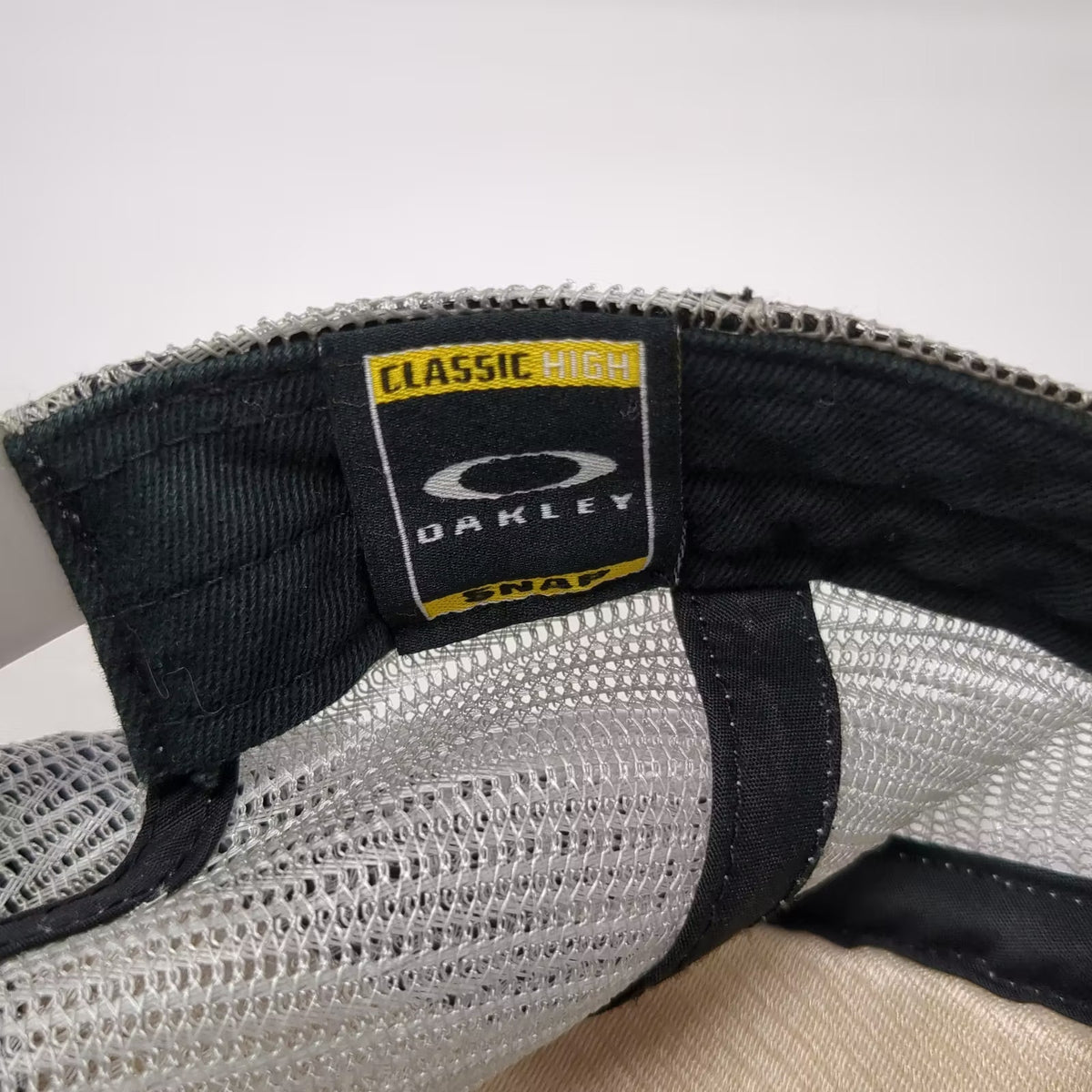 Oakley Gray Trucker Hat One Size Mesh Snapback Camo Graphic Logo Adjustable