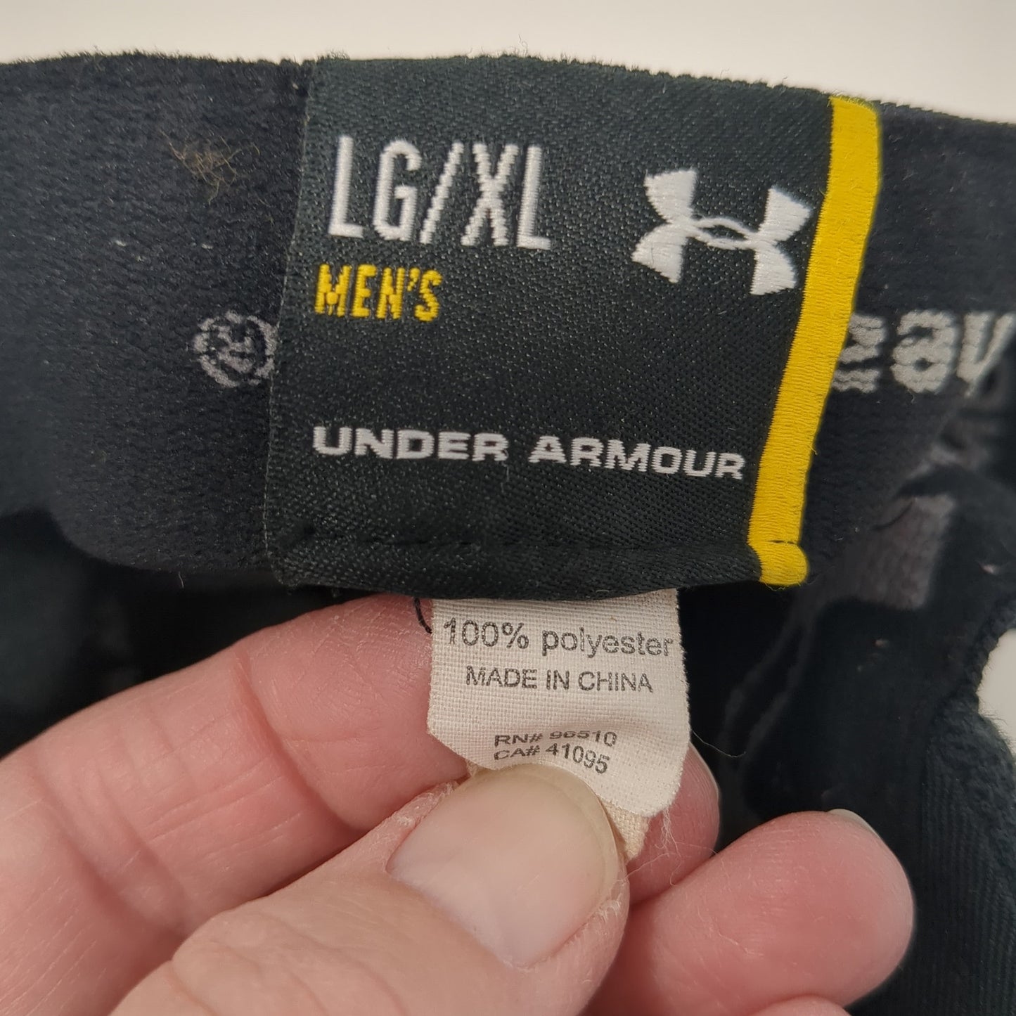 Under Armour Fitted Baseball Cap Black XL Lightweight Embroidered 6 Panel