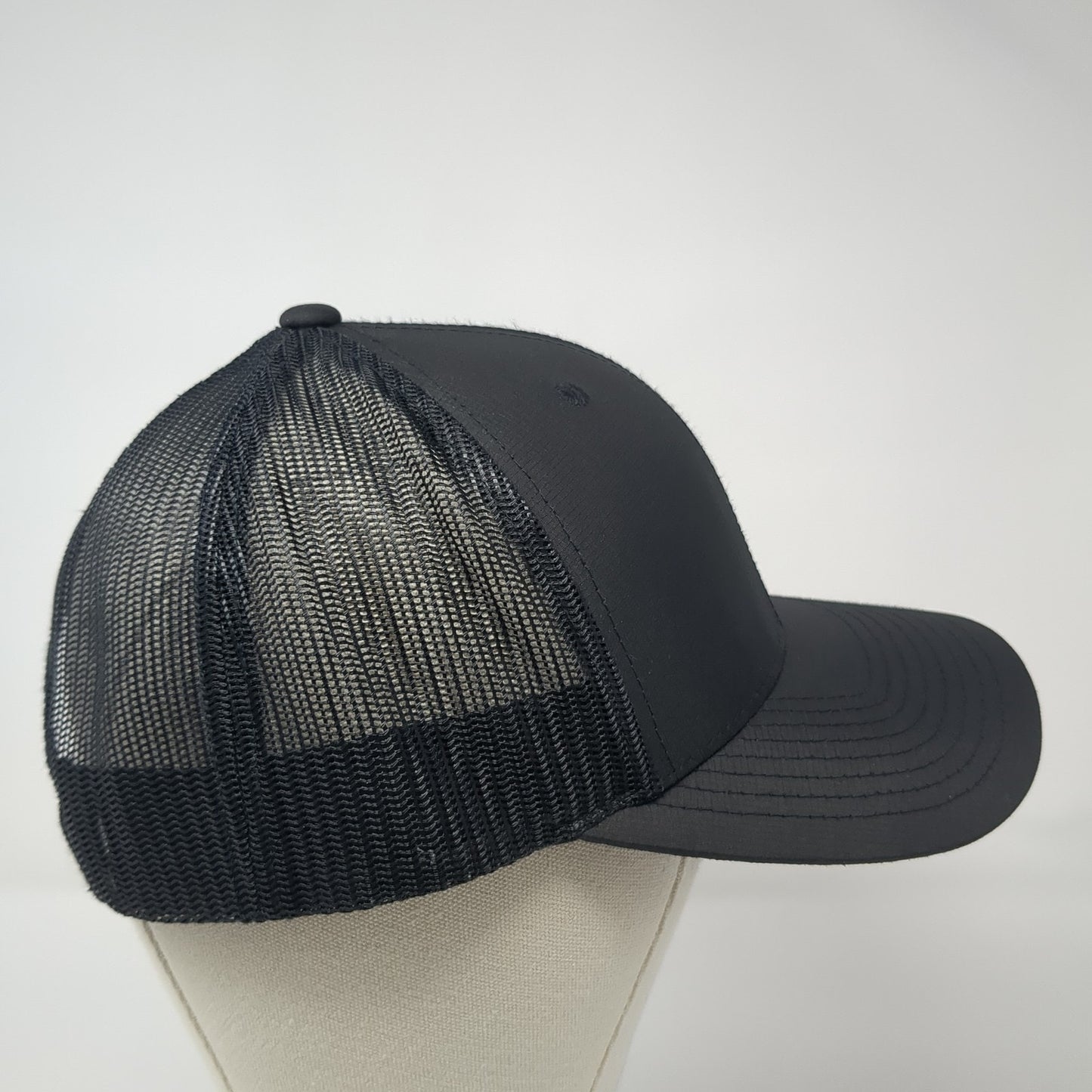 Surfing Blue Pig Snapback Mesh Back Trucker Hat Black One Size Adjustable