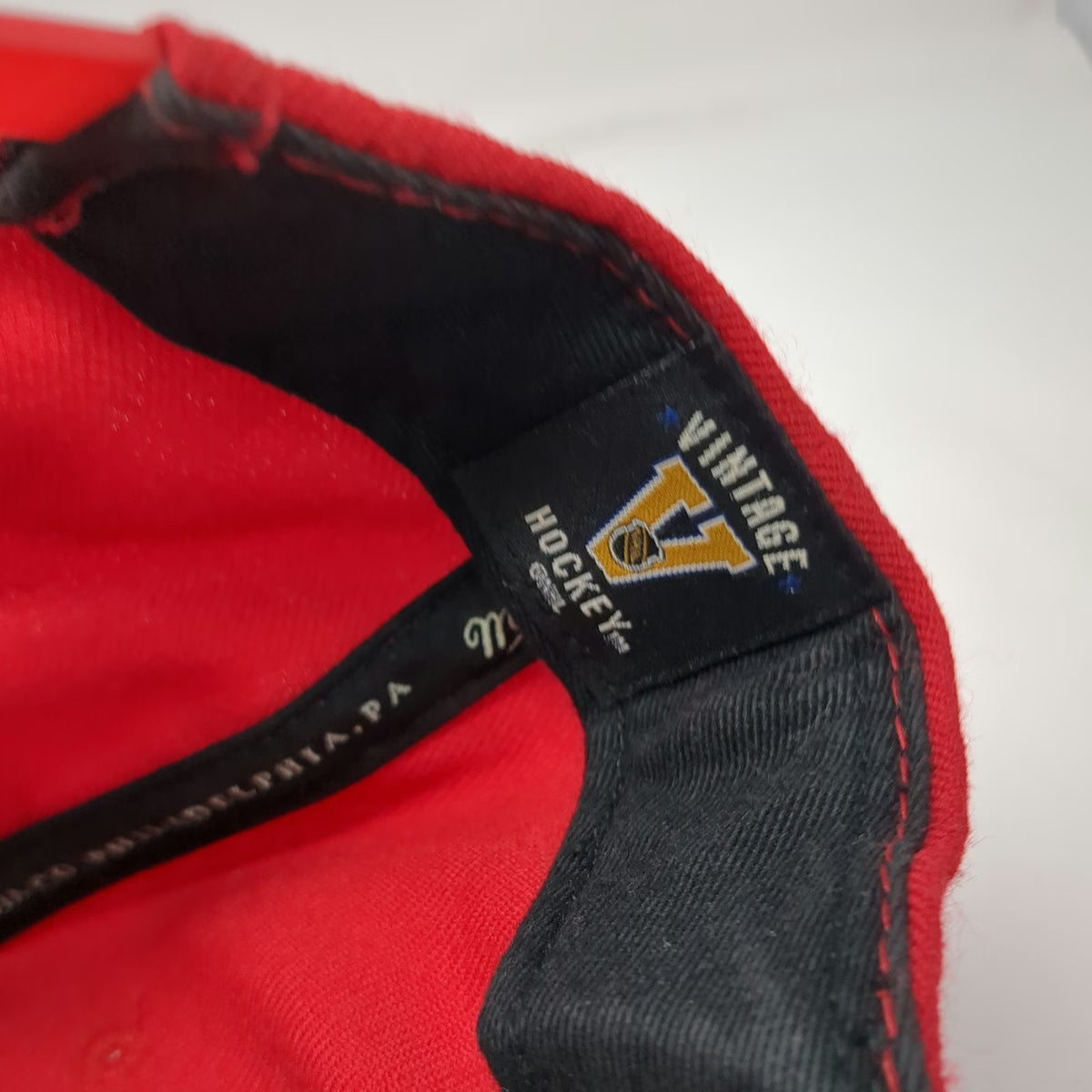 Chicago Blackhawks NHL Mitchell & Ness Snapback Red Hat One Size Green Brim Wool