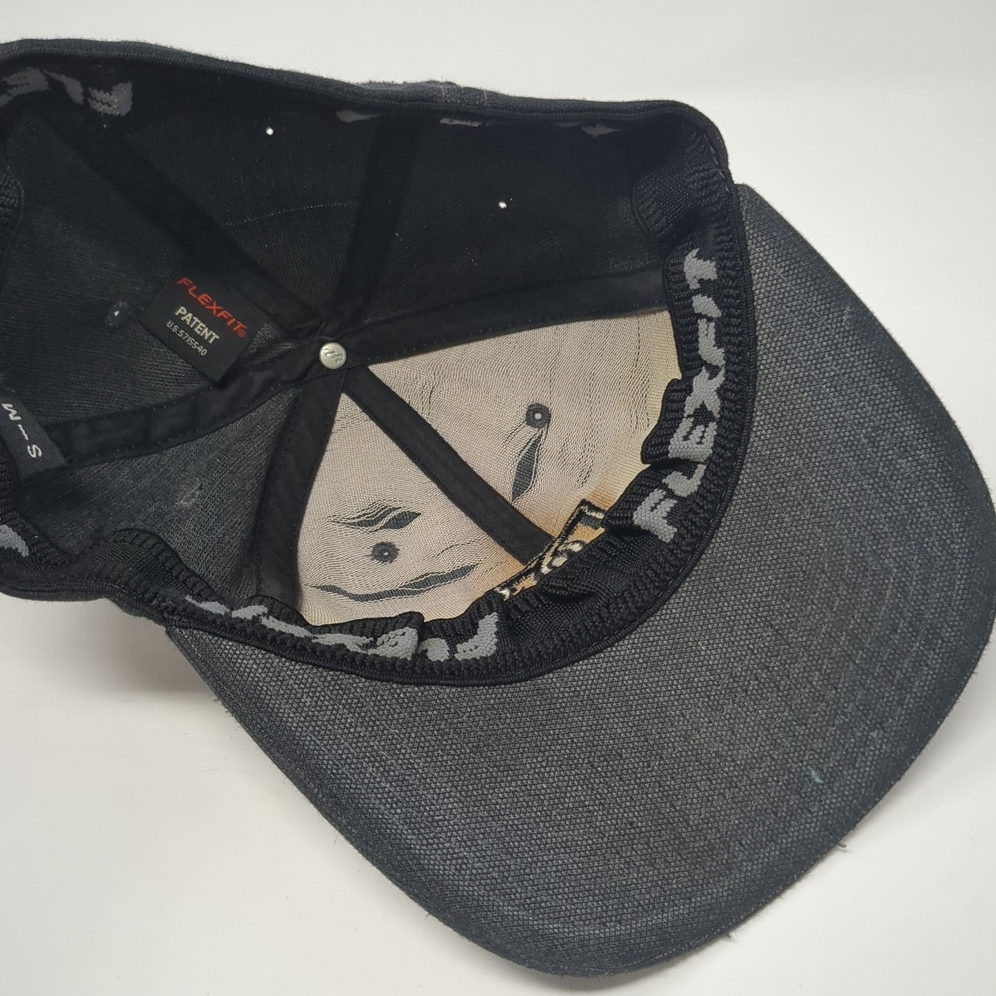 DC Fitted Baseball Cap Gray Medium Lightweight Embroidered 6 Panel Flexfit