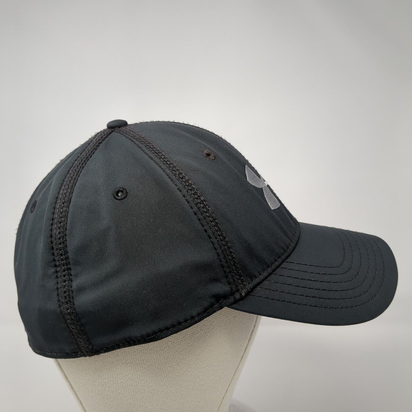 Under Armour Fitted Hat Black L/XL Lightweight Embroidered Vented Holes 6 Panel