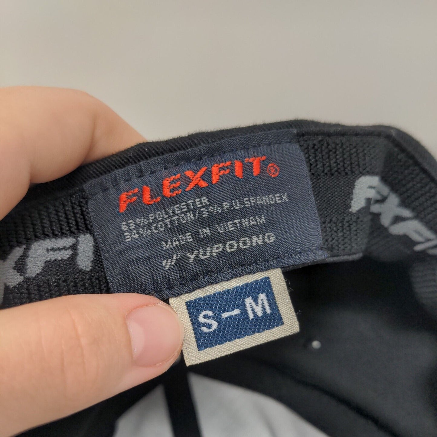 Flexfit Fitted Hat Black Small-Medium Embroidered Logo 6 Panel Yupoong