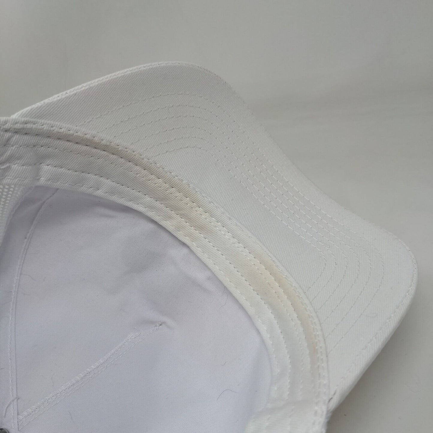 Bass Pro Shops Snapback Trucker Hat White OSFM Adjustable Mesh Back Gone Fishing