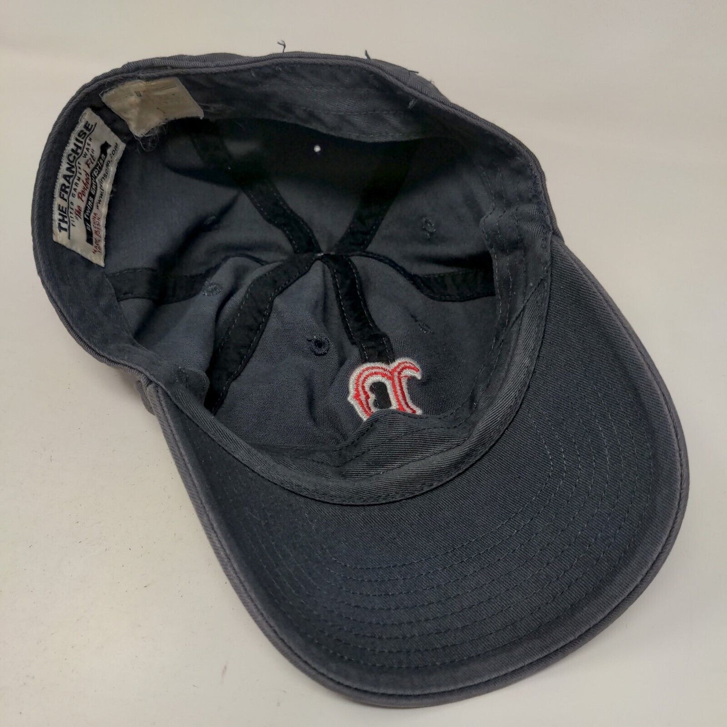 Twins Enterprise Men's Fitted Hat Blue Small Boston Red Sox Logo Distressed