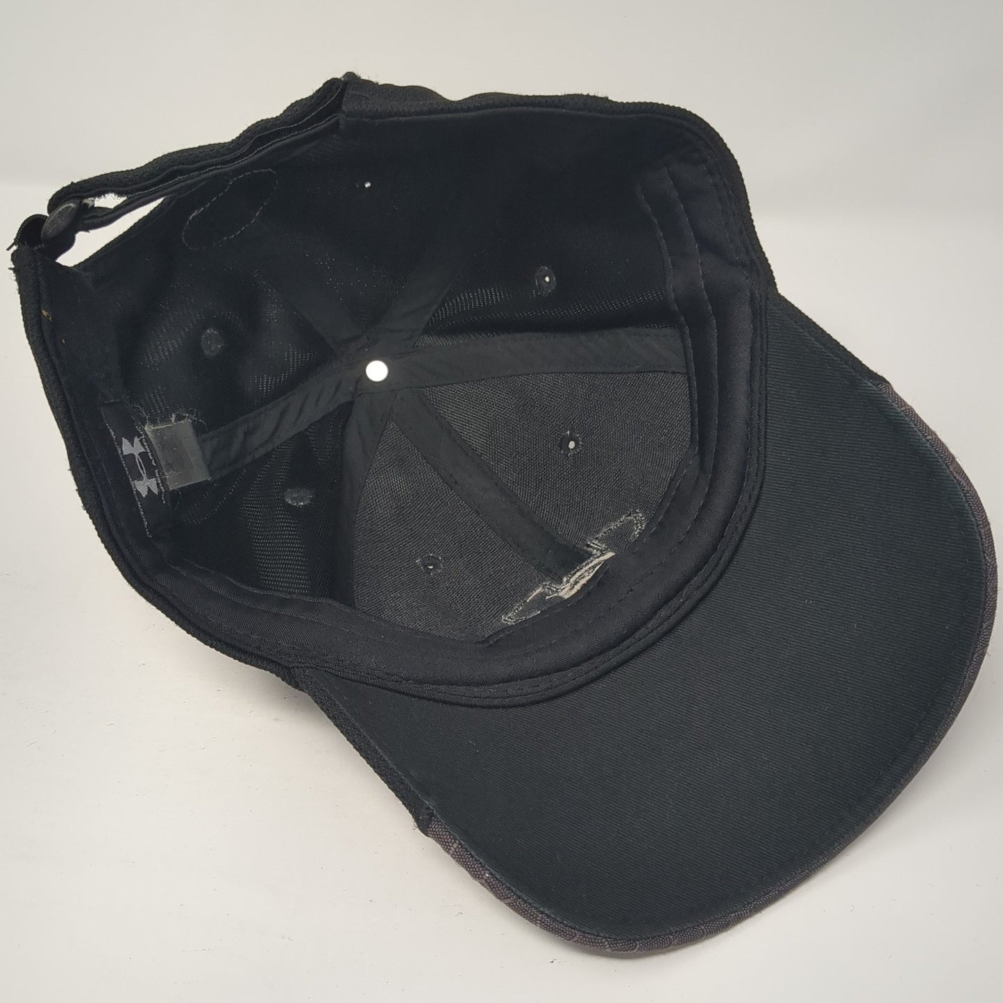 Under Armour Strapback Baseball Cap Black One Size Adjustable Embroidered
