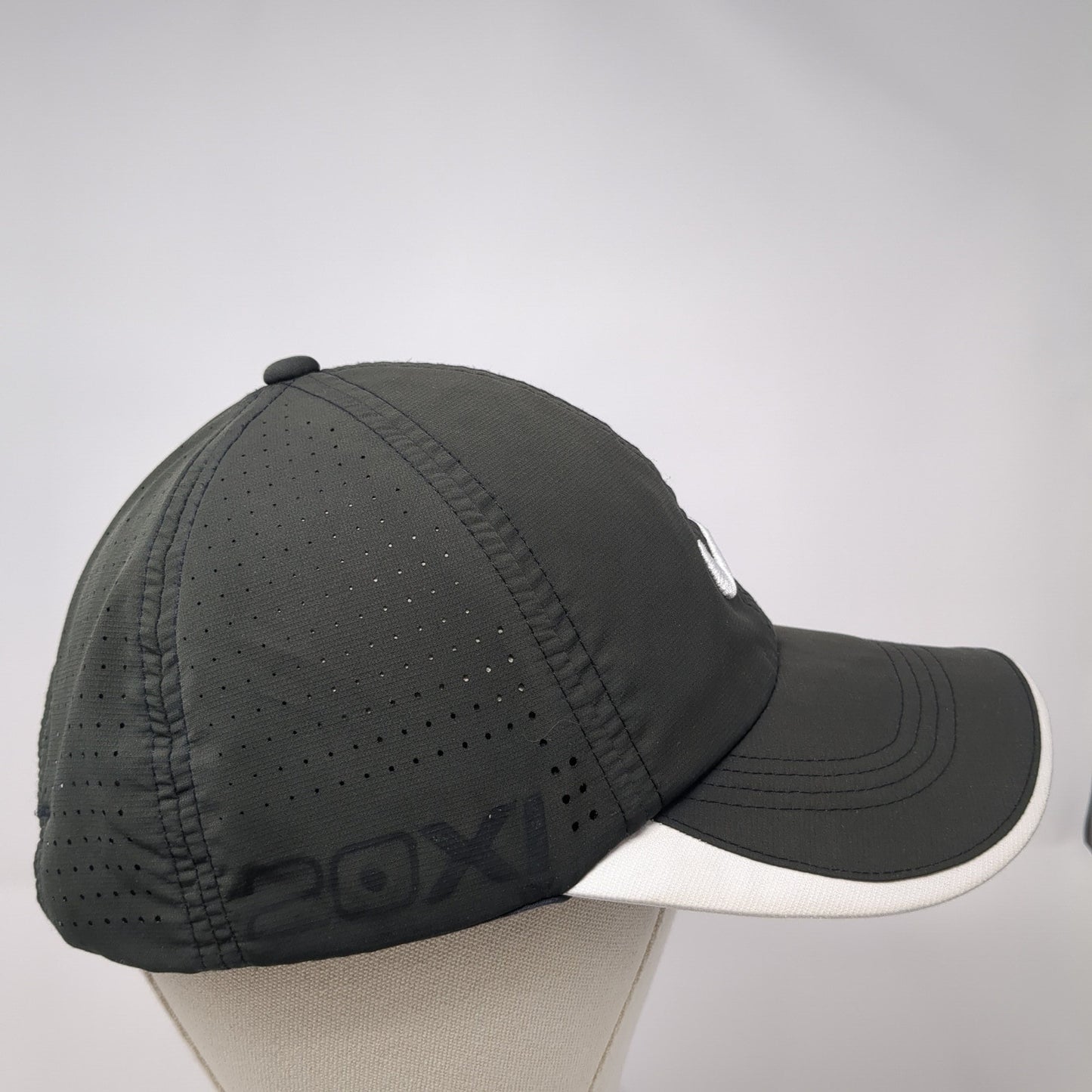 Nike Golf Strapback Hat Black One Size Adjustable Embroidered Swoosh Logo