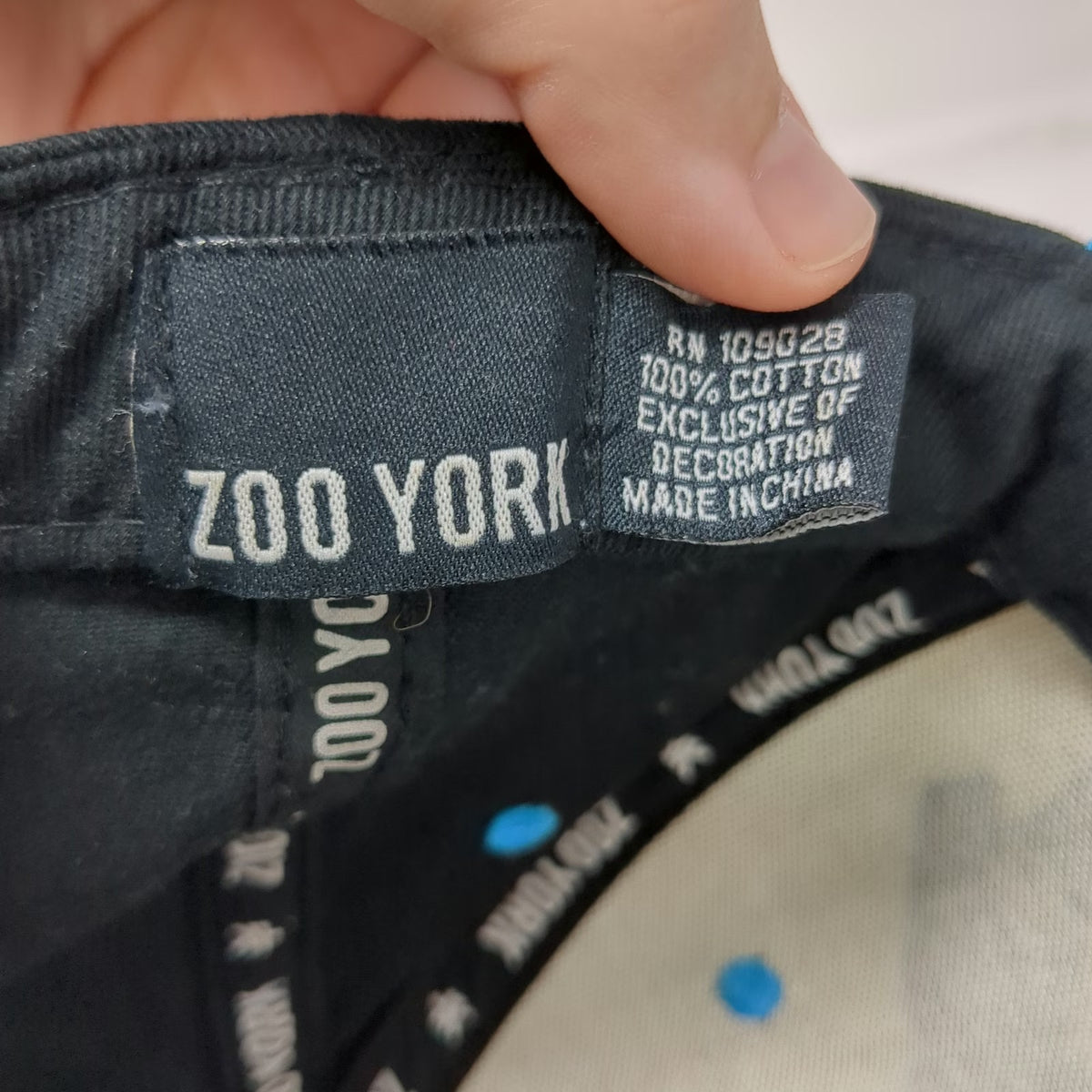 Zoo York Snapback Hat White Blue Black One Size Unbreakable Logo Embroidered