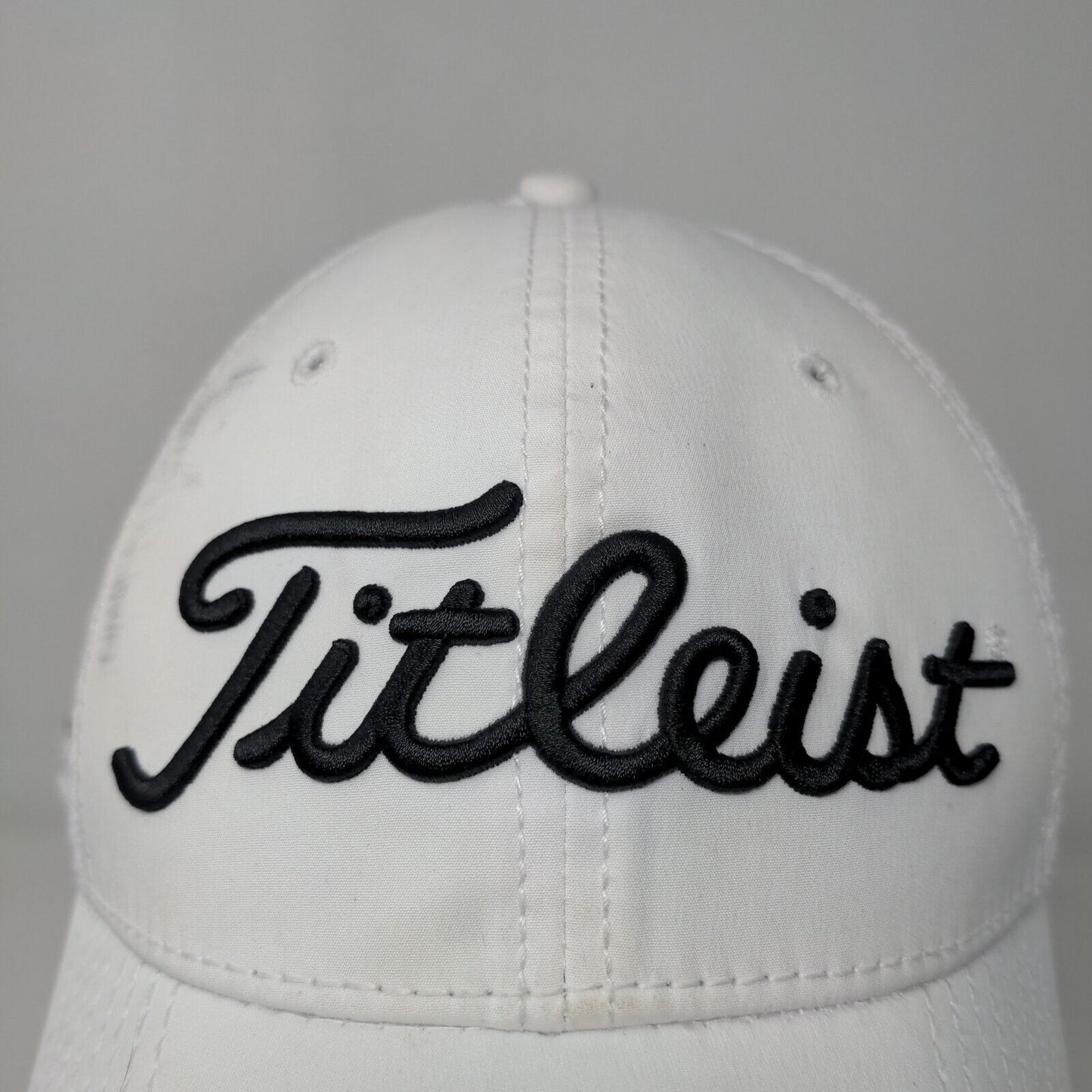 Titleist Men's Fitted Hat White Size M/L Embroidered Pro V1 Logo