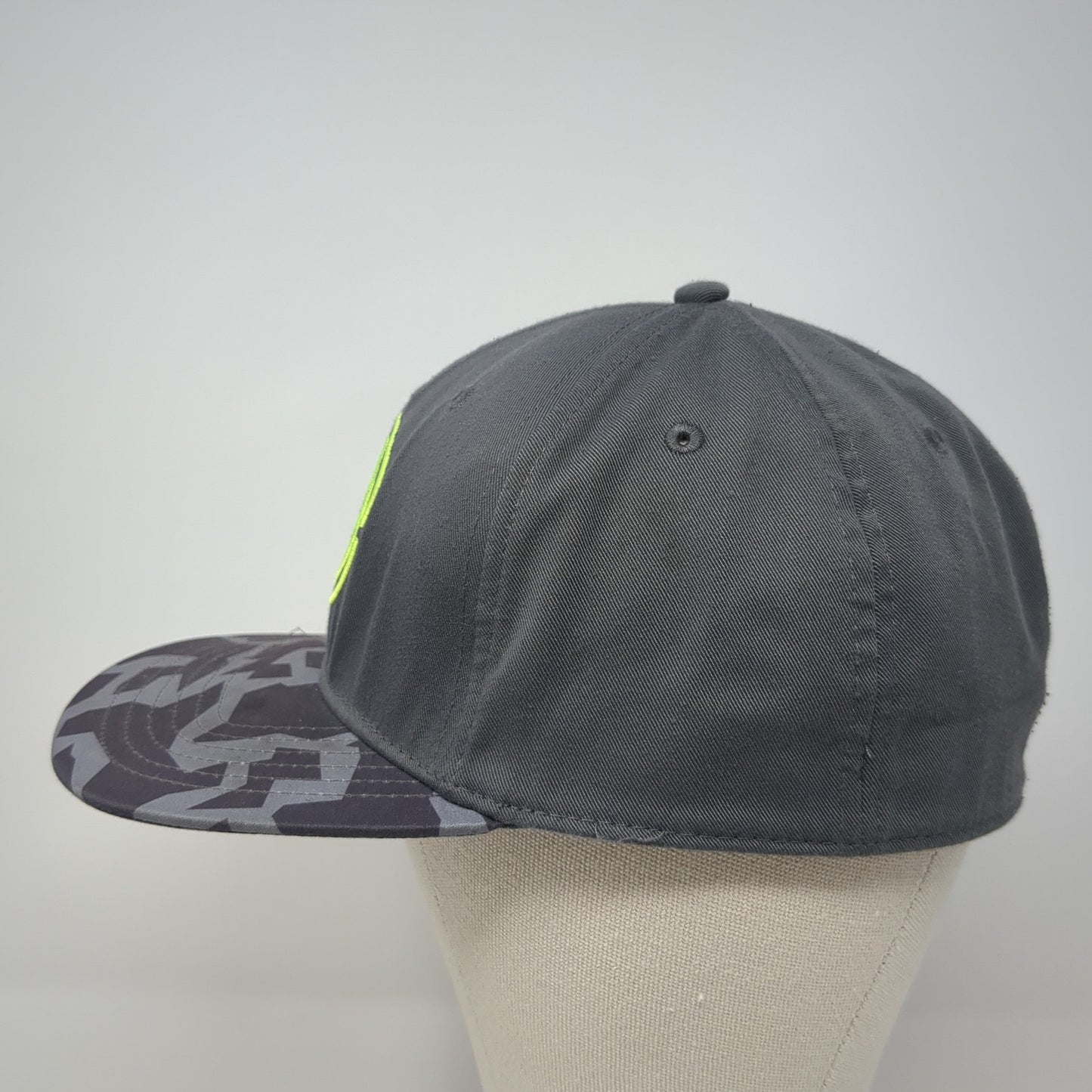 Under Armour Combine Fitted Hat Gray Large Embroidered Logo 6 Panel