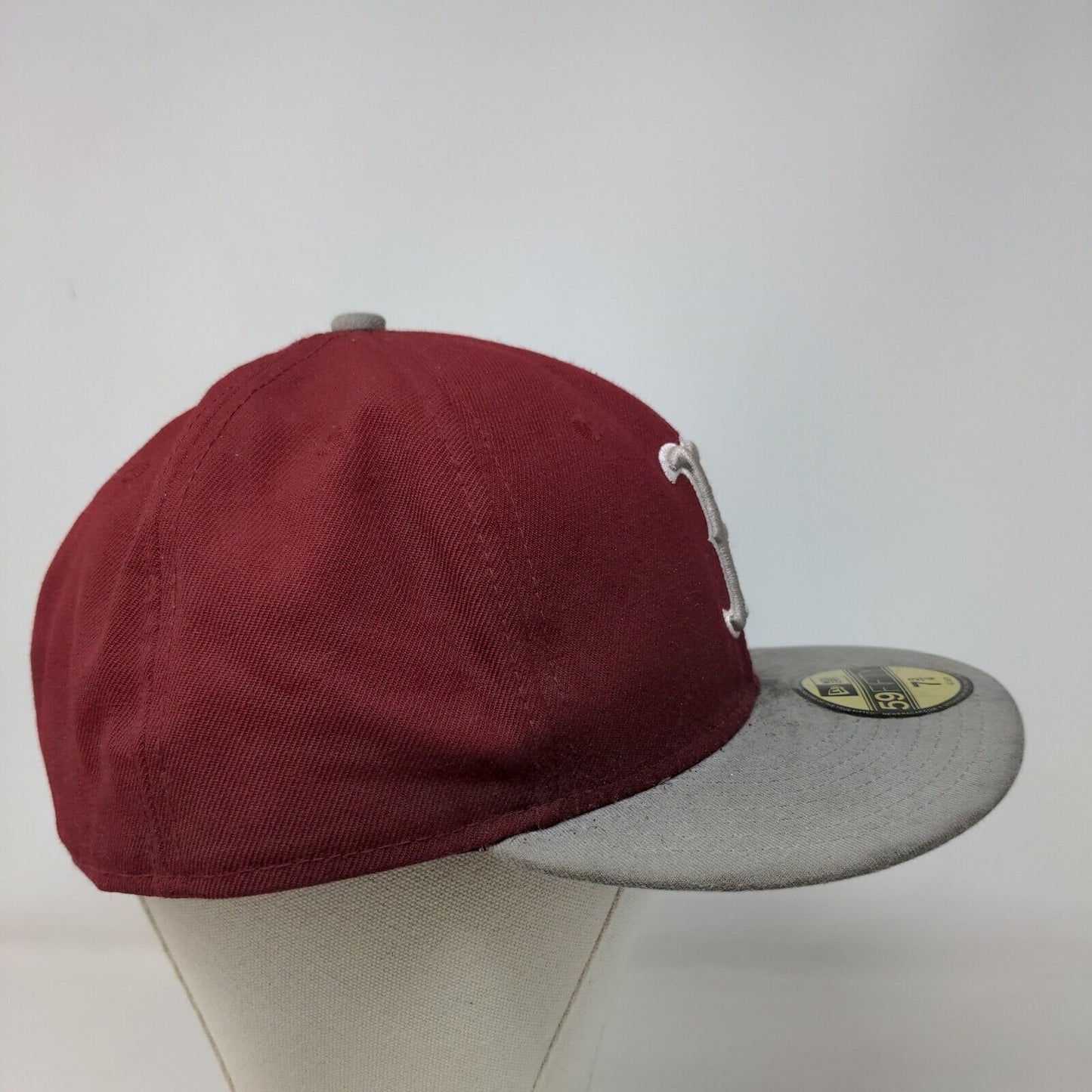 New Era Men's Fitted 59Fifty Flat Bill Hat Red Size 7 3/4 Boston Red Sox Logo