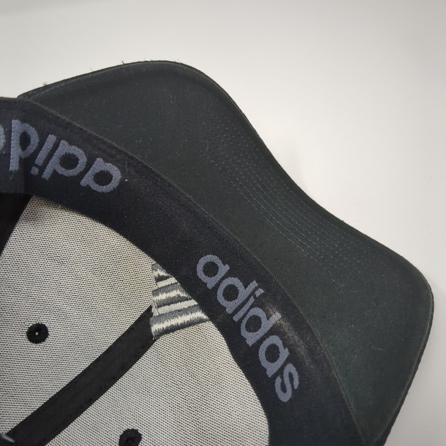 Adidas Fitted Hat Black Embroidered Logo A-Flex Size S/M Polycotton