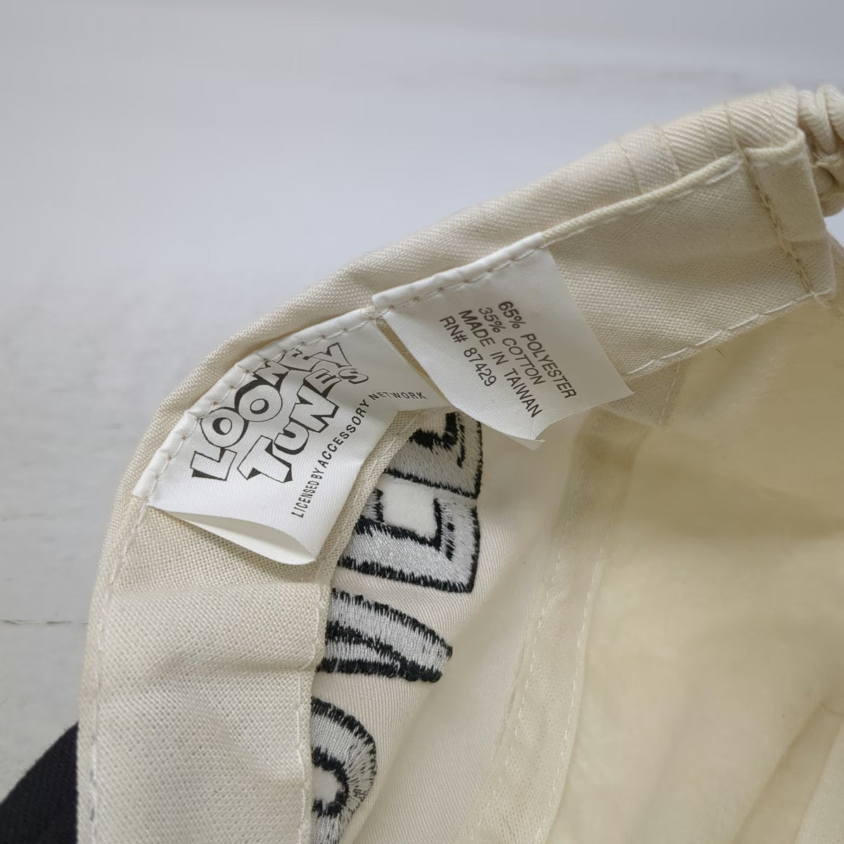 Accessory Network White 5 Panel Cap OS Daffy Looney Tunes Elastic Back Hat