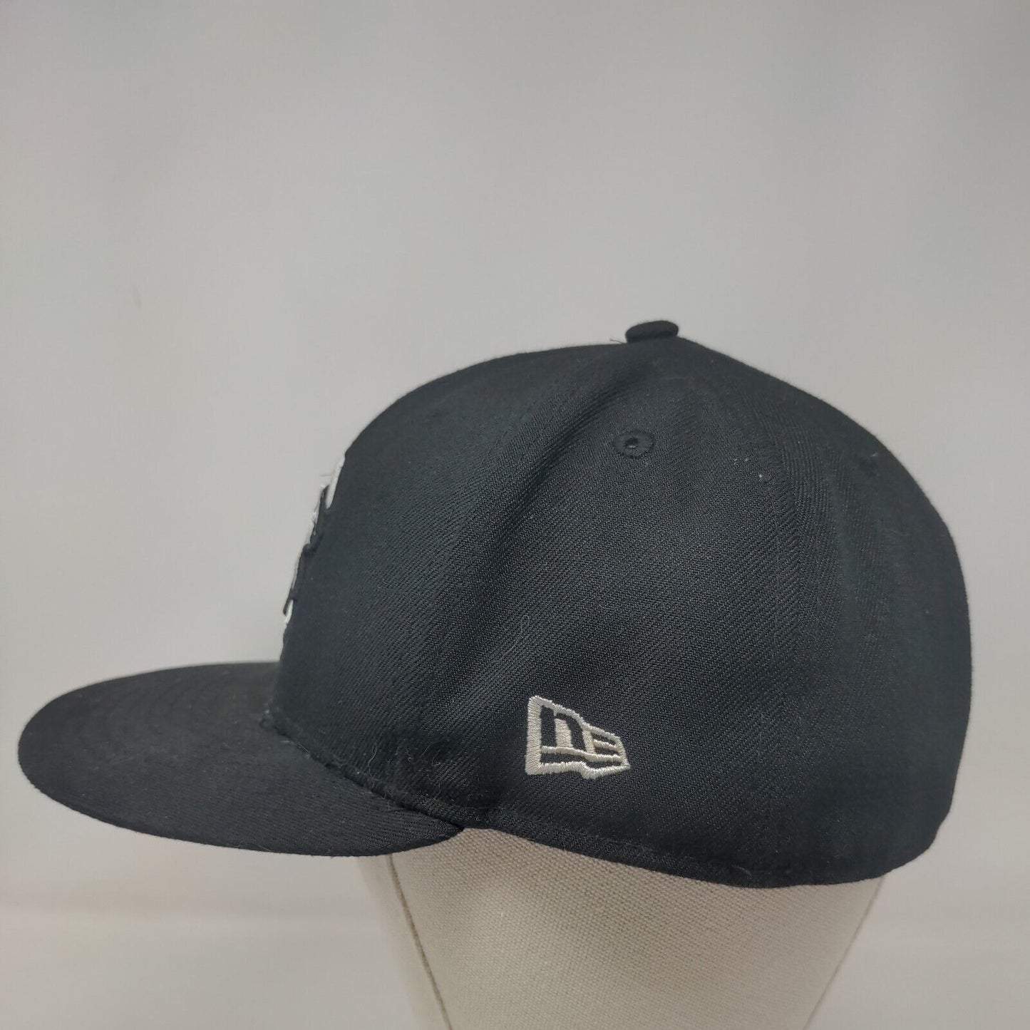 New Era Men's Fitted Hat Black 7 1/2 Embroidered Chicago Cubs Logo 59Fifty