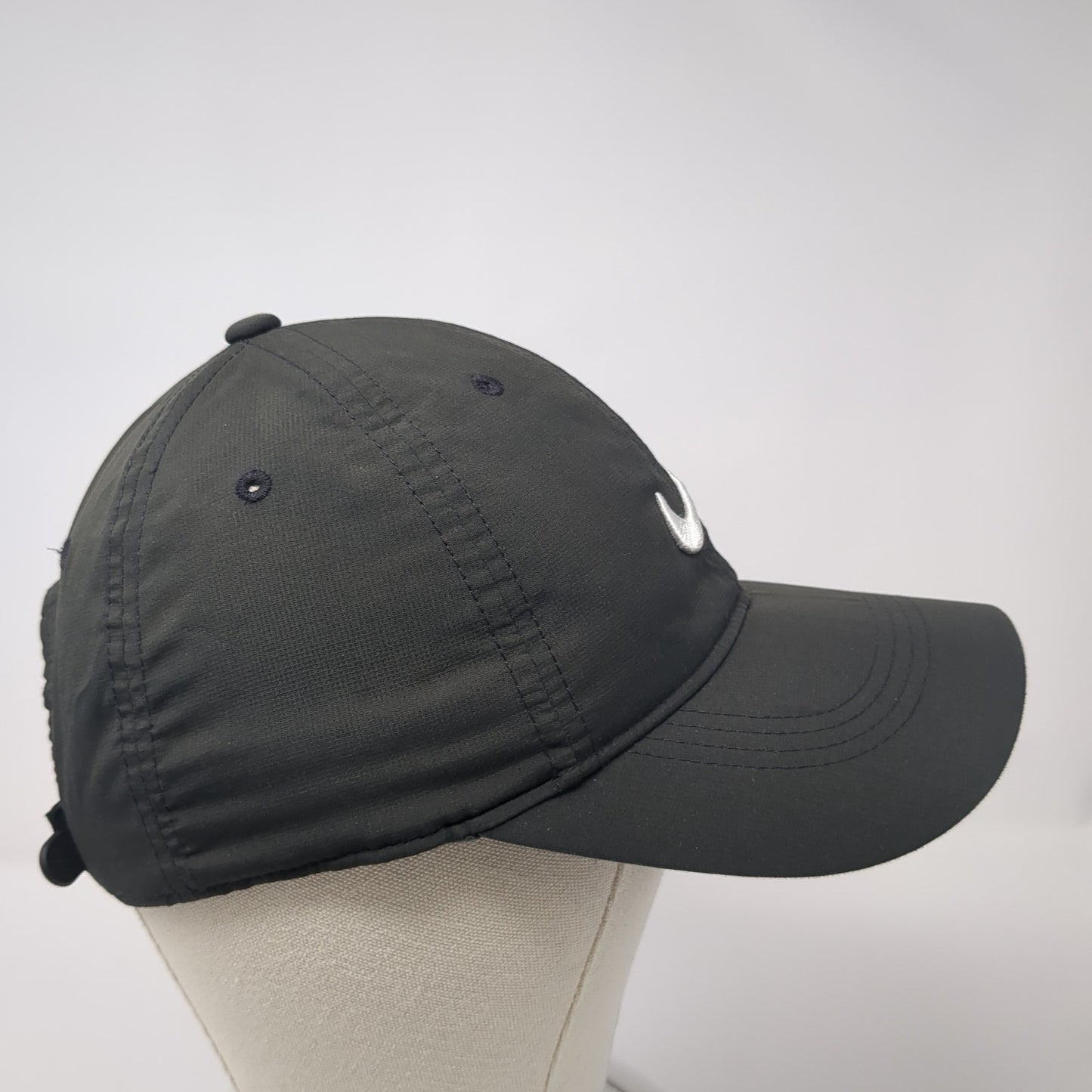 Nike Strapback Baseball Cap Black One Size Adjustable Embroidered Swoosh