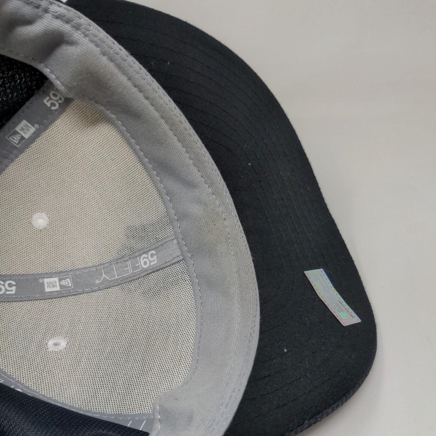 New Era Men's Fitted Hat Bue 7 1/8 Embroidered New York Yankees Logo 59Fifty