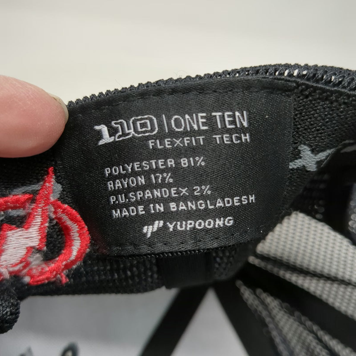 Yupoong Trucker Hat Gray Black Red One Size Mesh Snapback Flexfit 110 Quanta