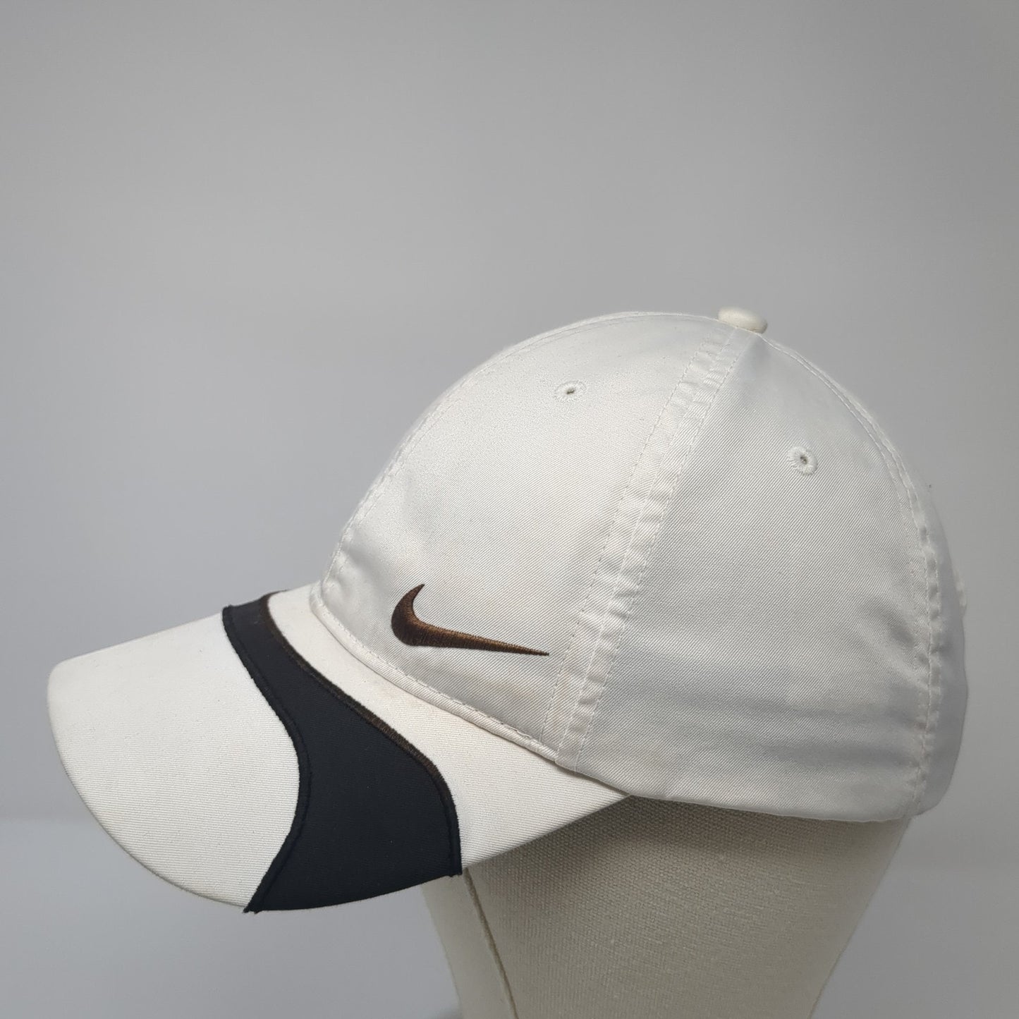 Nike Golf Strapback Baseball Cap White One Size Adjustable Embroidered Swoosh