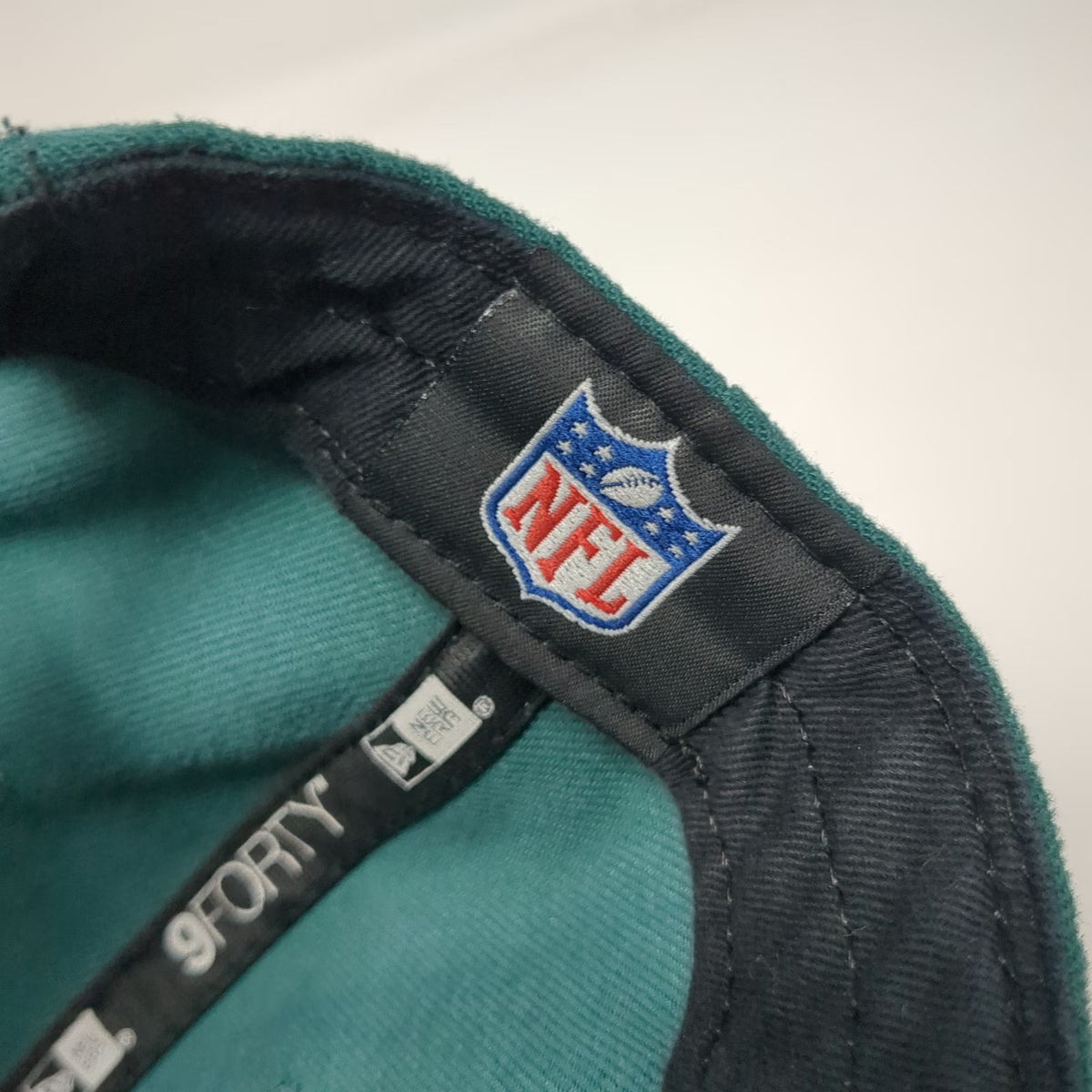 Philadelphia Eagles NFL New Era Cap Green Black One Size OSFM Strapback Hat Logo