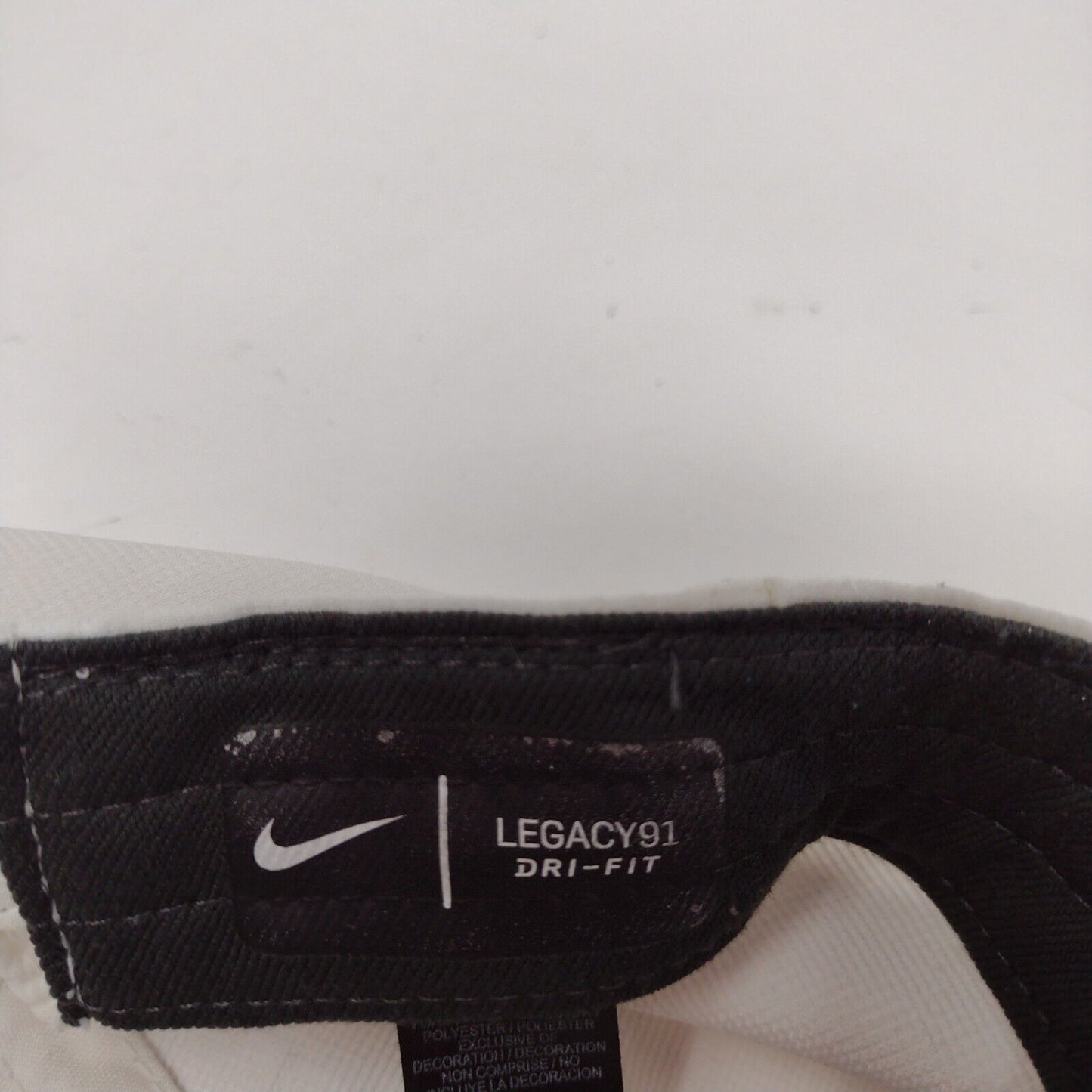 Nike Strapback Hat White OSFM Adjustable Embroidered Swoosh Logo Polyester