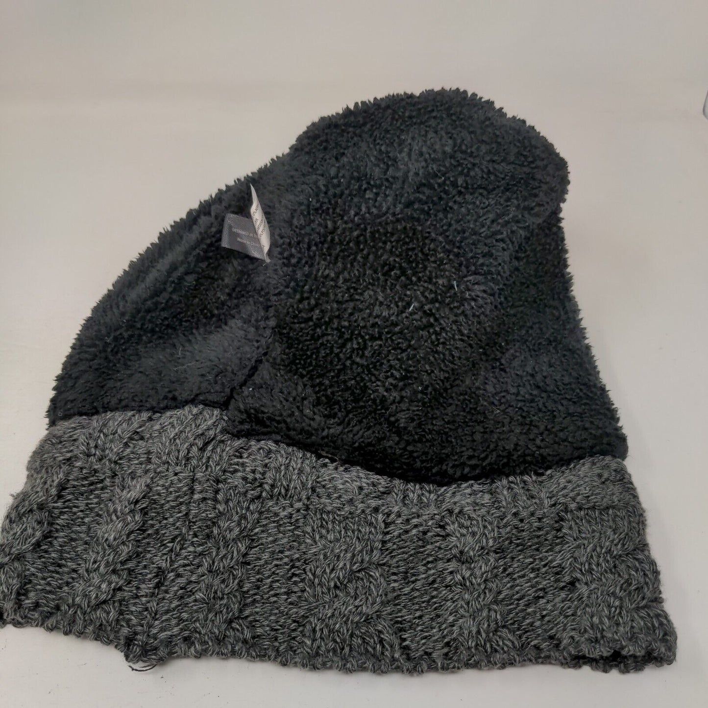 Arctic Paw Beanie Hat Gray OS Stretch Hand Knitted Pom Pom Fleece Lined Blank
