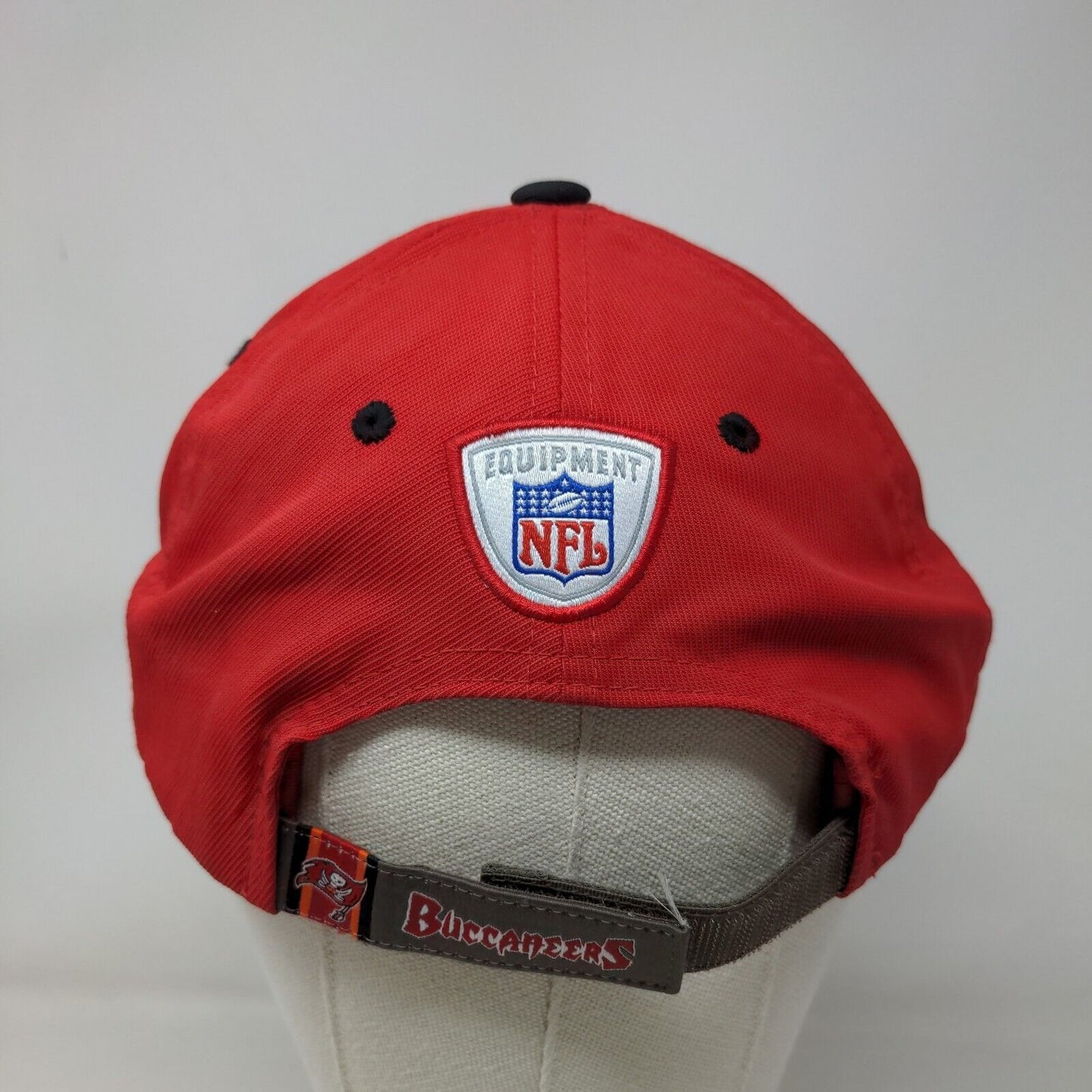 Reebok Men's Strapback Hat Red Size OSFA Embroidered Tampa Bay Buccaneers Logo