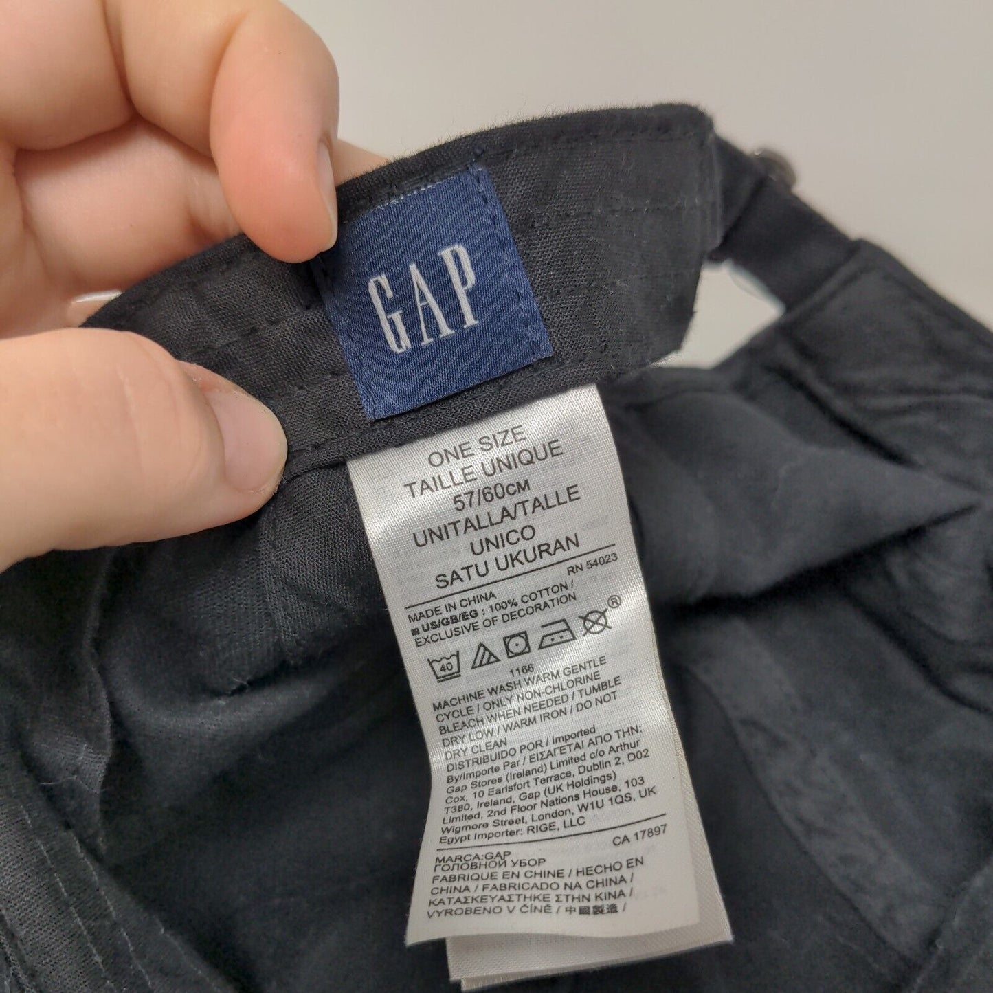 Gap Slideback Hat Black One Size Embroidered Adjustable Solid 6 Panel