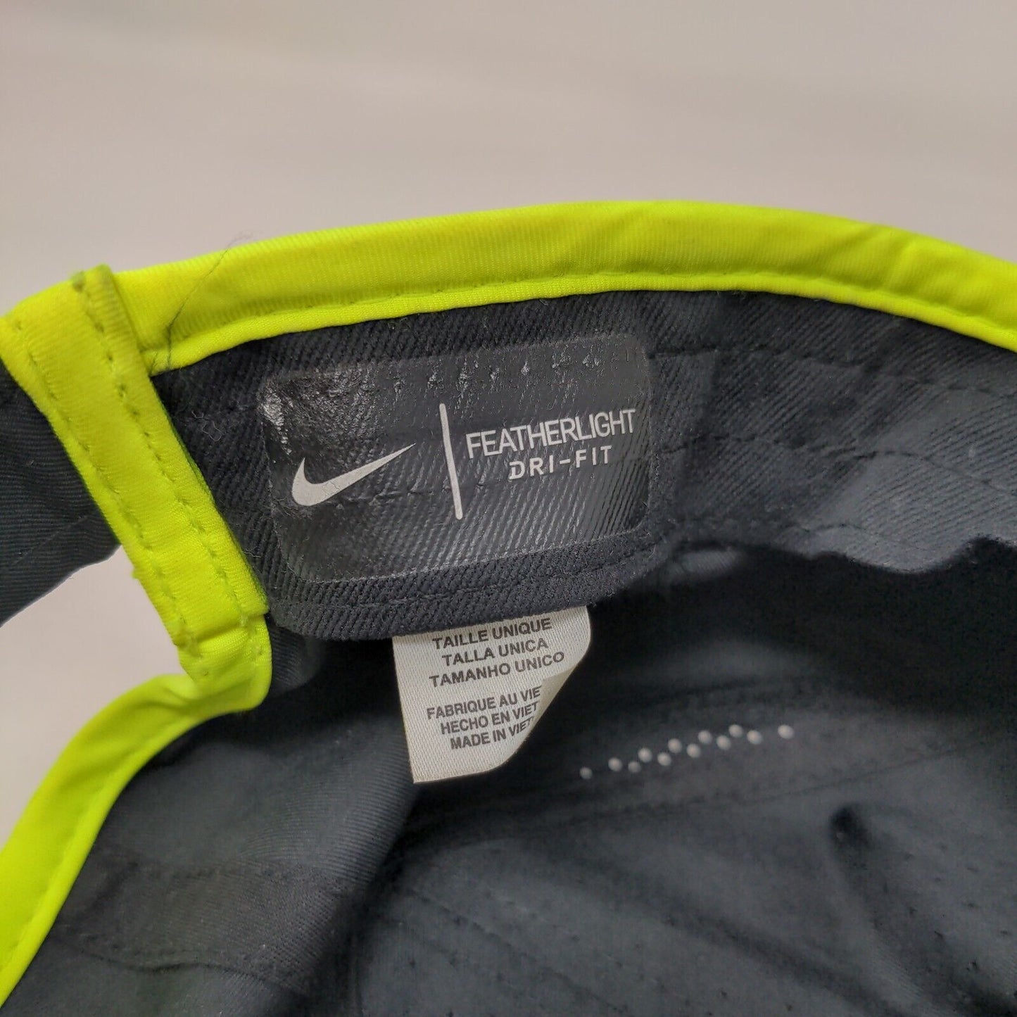 Nike Big Swoosh Strapback Hat Black OSFM Adjustable Featherlight Dri-Fit