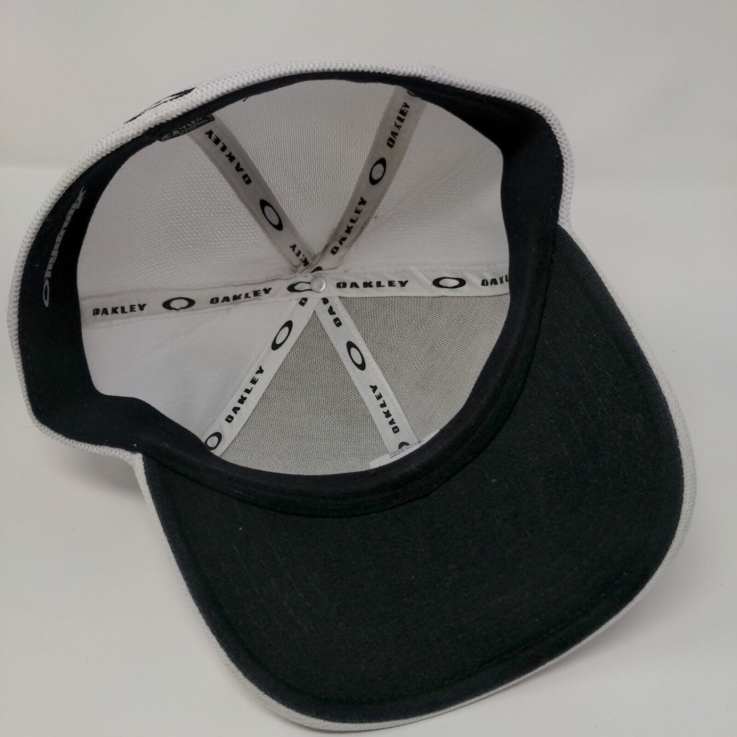 Oakley Silicon Bark Fitted Trucker Hat White S/M Striped Mesh Back