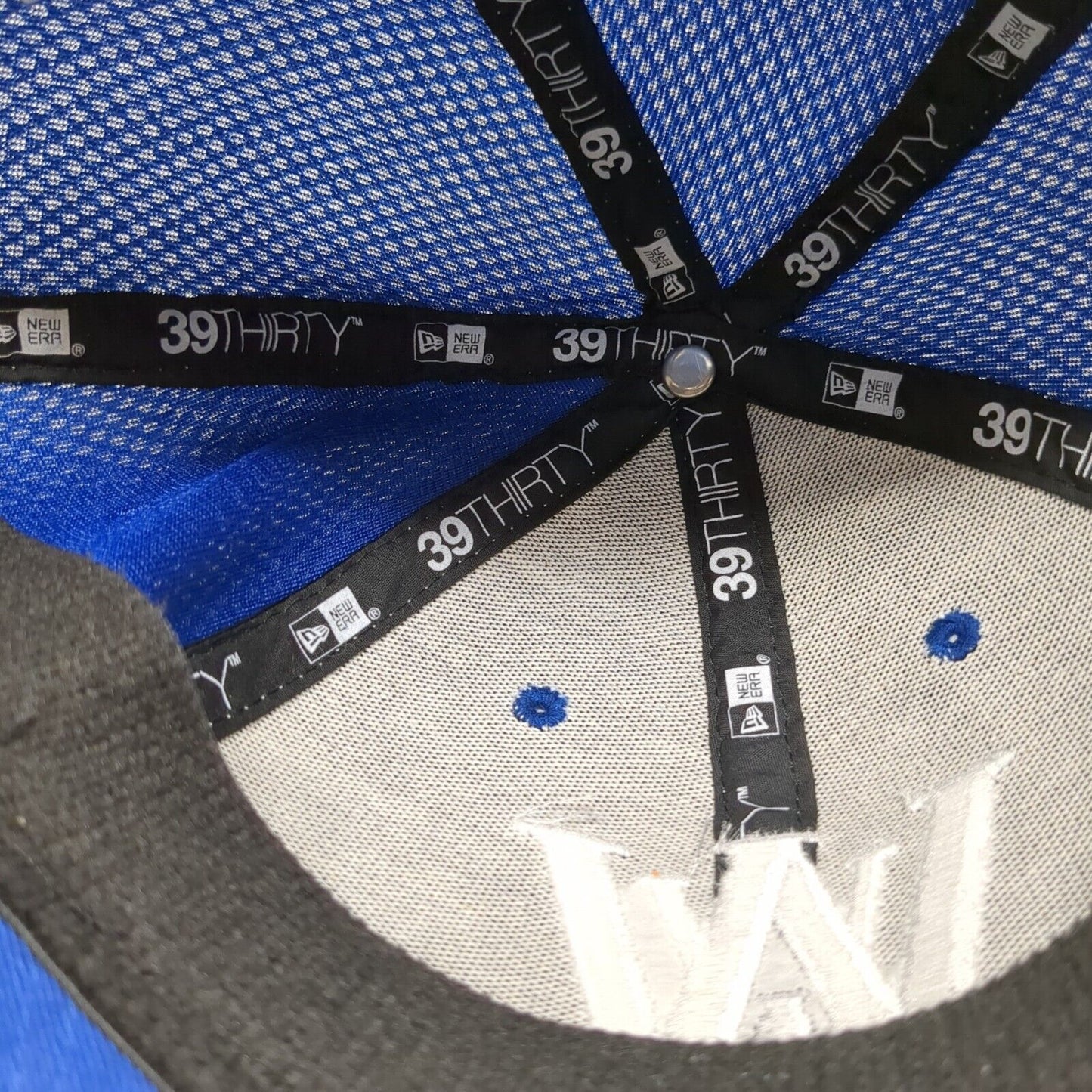 WW Fitted Trucker Hat Blue M/L Embroidered Mesh Back 6 Panel 39Thirty New Era