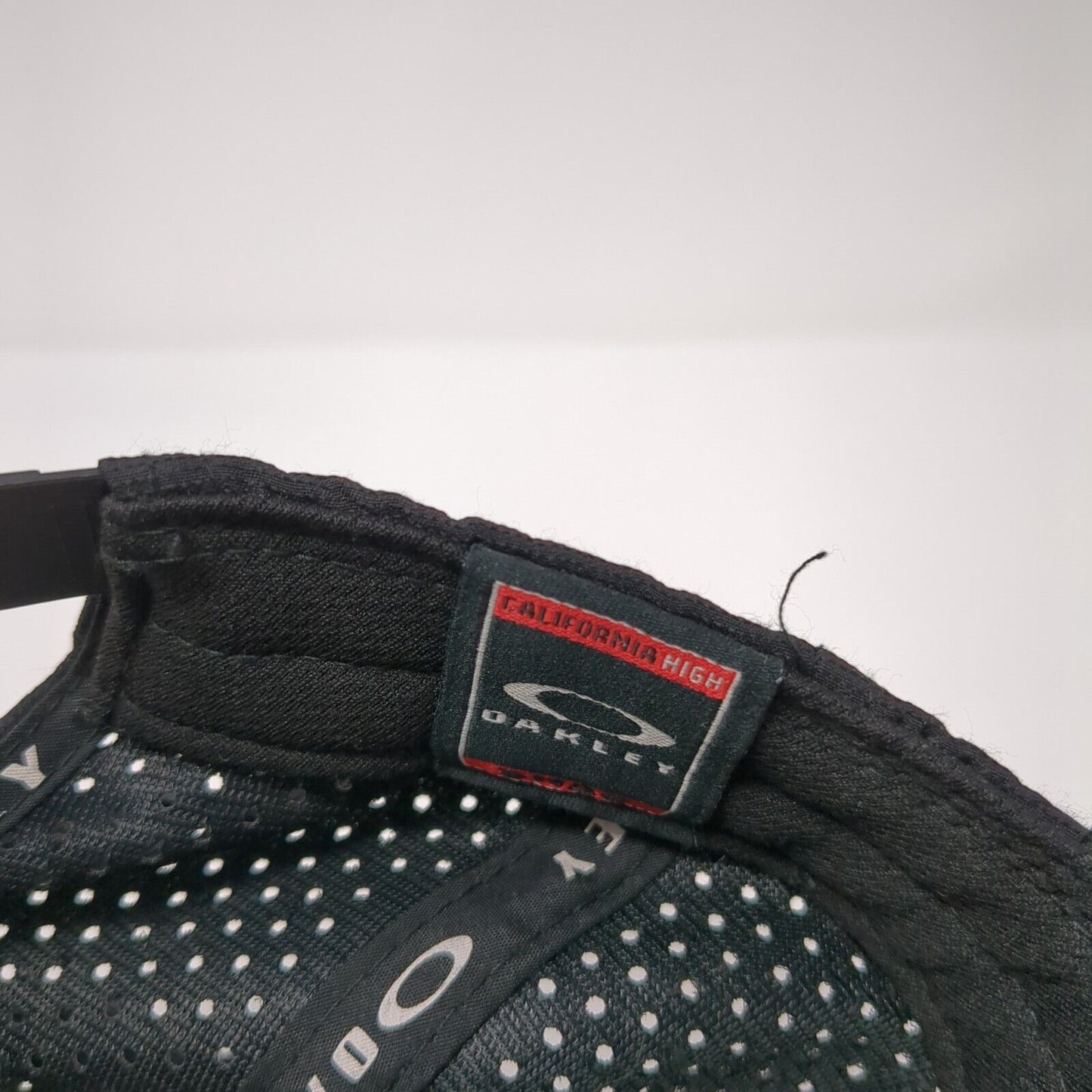Oakley Snapback Hat Black One Size Adjustable Embroidered Laser Cut