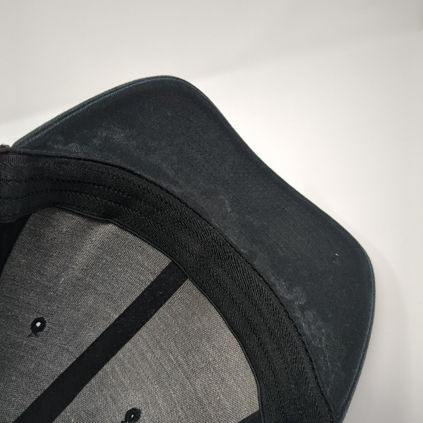 American Tree Flag Fitted Trucker Hat Black L/XL Mesh Back 6 Panel Columbia