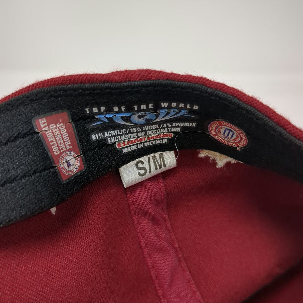 Top of the World CWI NCAA Baseball Cap Red Gold Black M One Fit Stretch Logo Hat