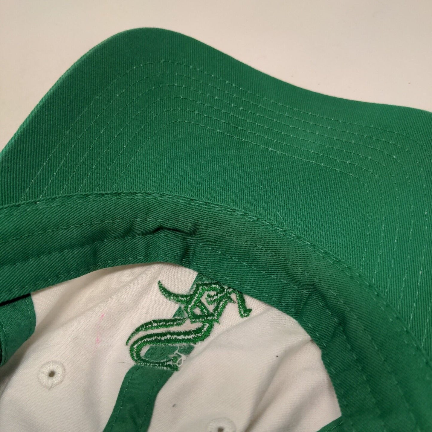Chicago White Sox Strapback Hat White Green Embroidered Logo Kick 10 MLB ChiRish