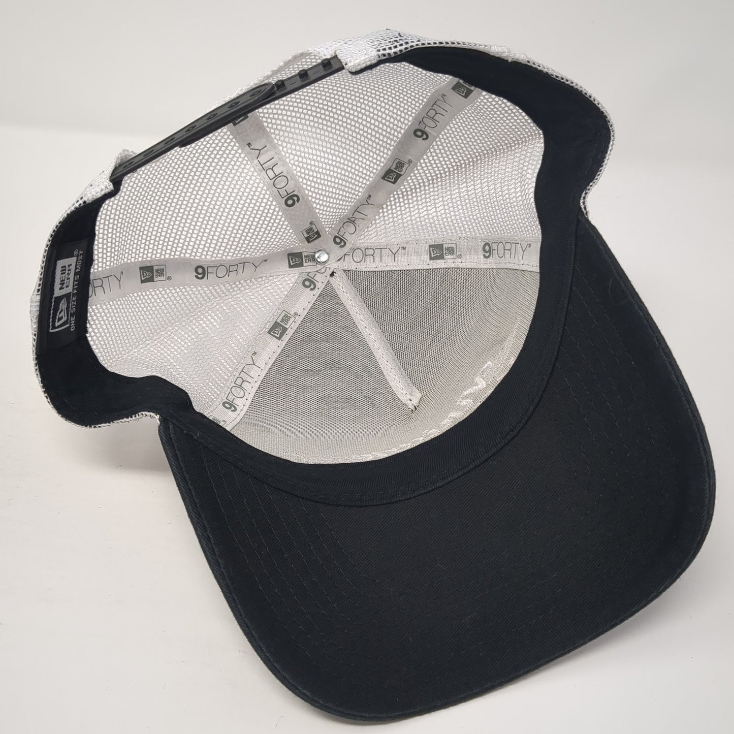 Vintage Technologies Snapback Mesh Back Trucker Hat Black One Size New Era