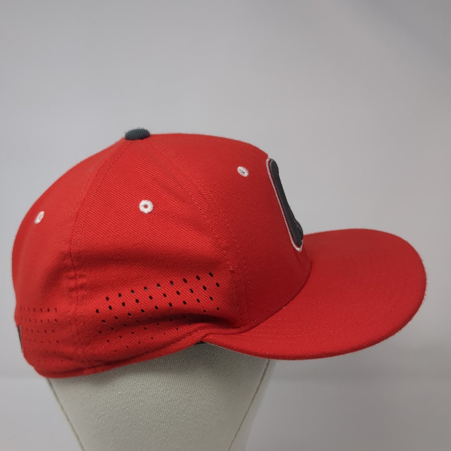 Storm Fitted Hat Red Medium Embroidered Laser Cut Nike True Dri-Fit