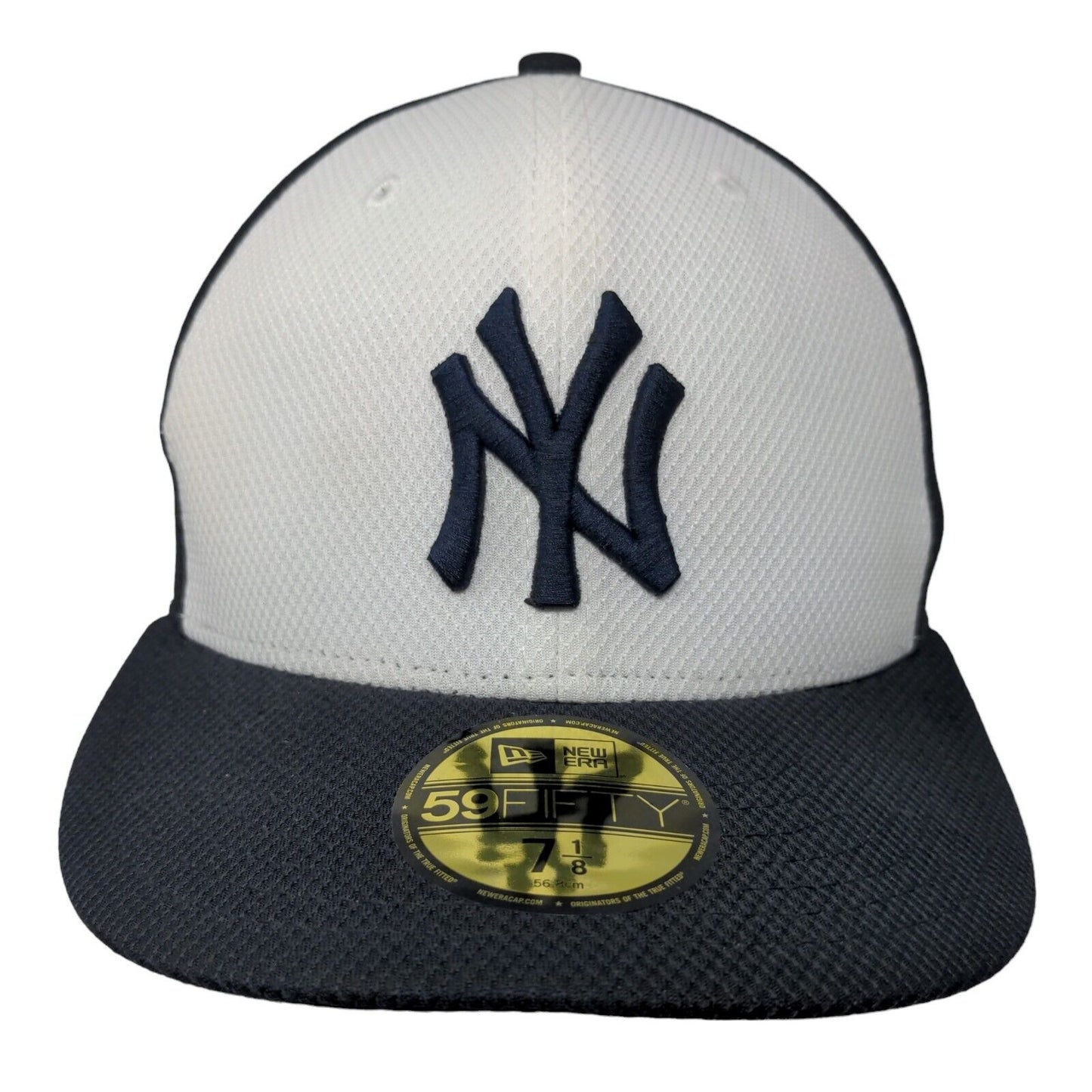 New Era Men's Fitted Hat Bue 7 1/8 Embroidered New York Yankees Logo 59Fifty