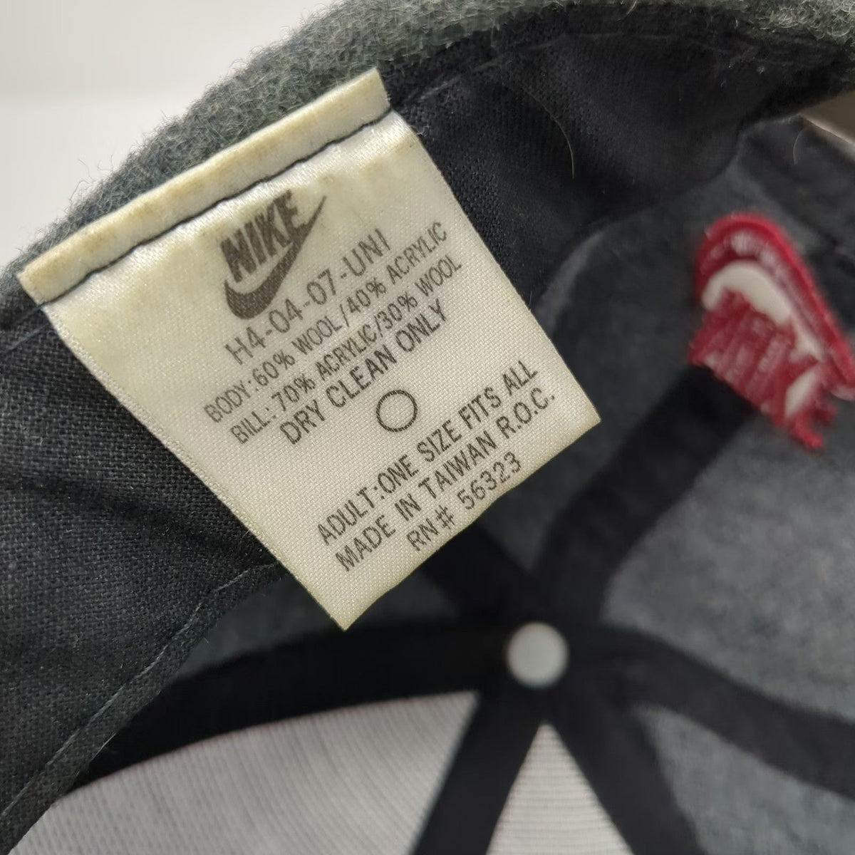Nike Snapback Hat Gray One Size Wool Blend Authentic Athletics N Logo Sport