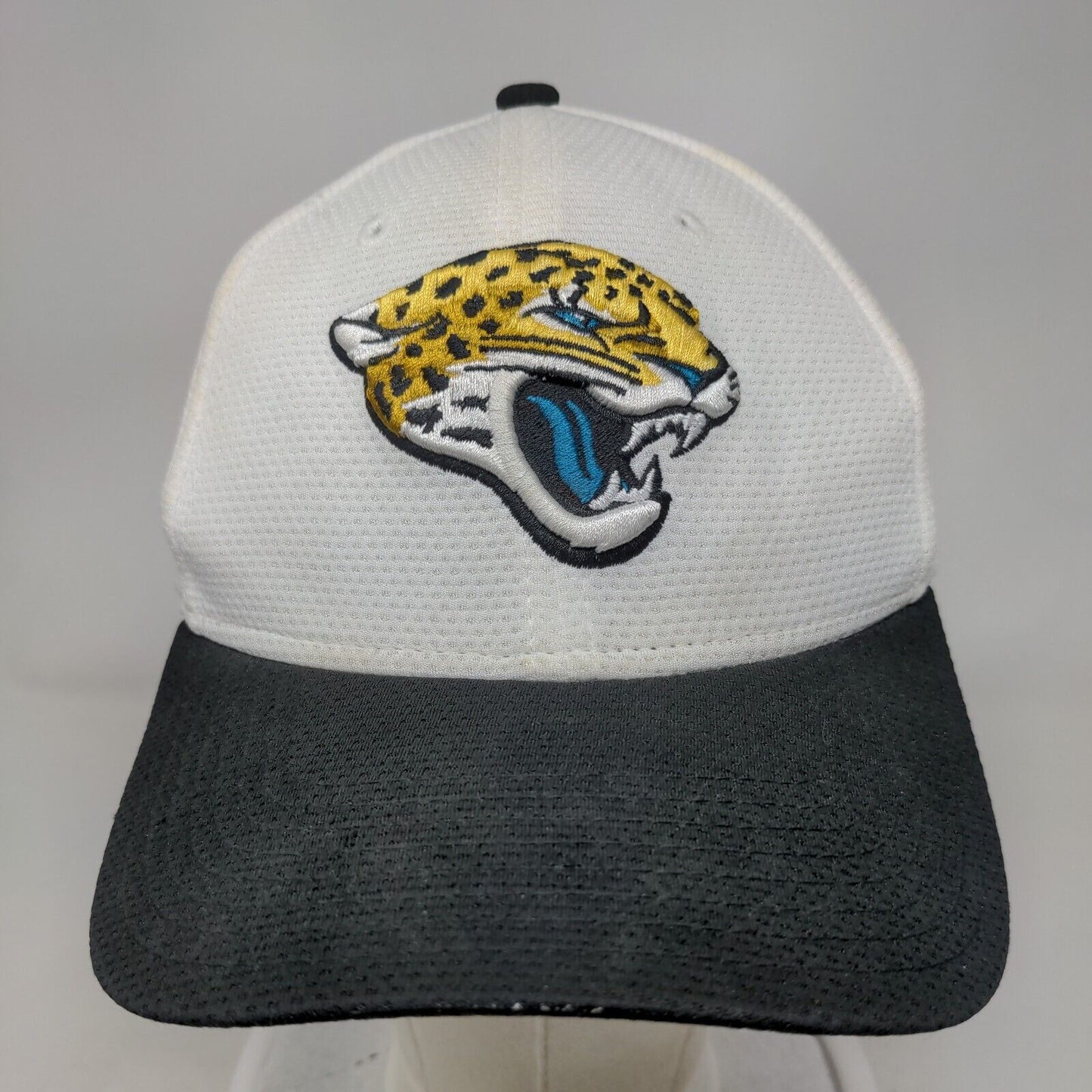 Jacksonville Jaguars NFL Fitted Hat White Black Size S-M New Era 39Thirty