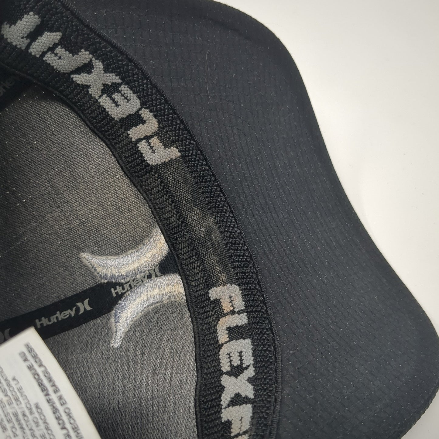 Hurley Logo Fitted Hat Black Medium Embroidered Flexfit Stretch 6 Panel