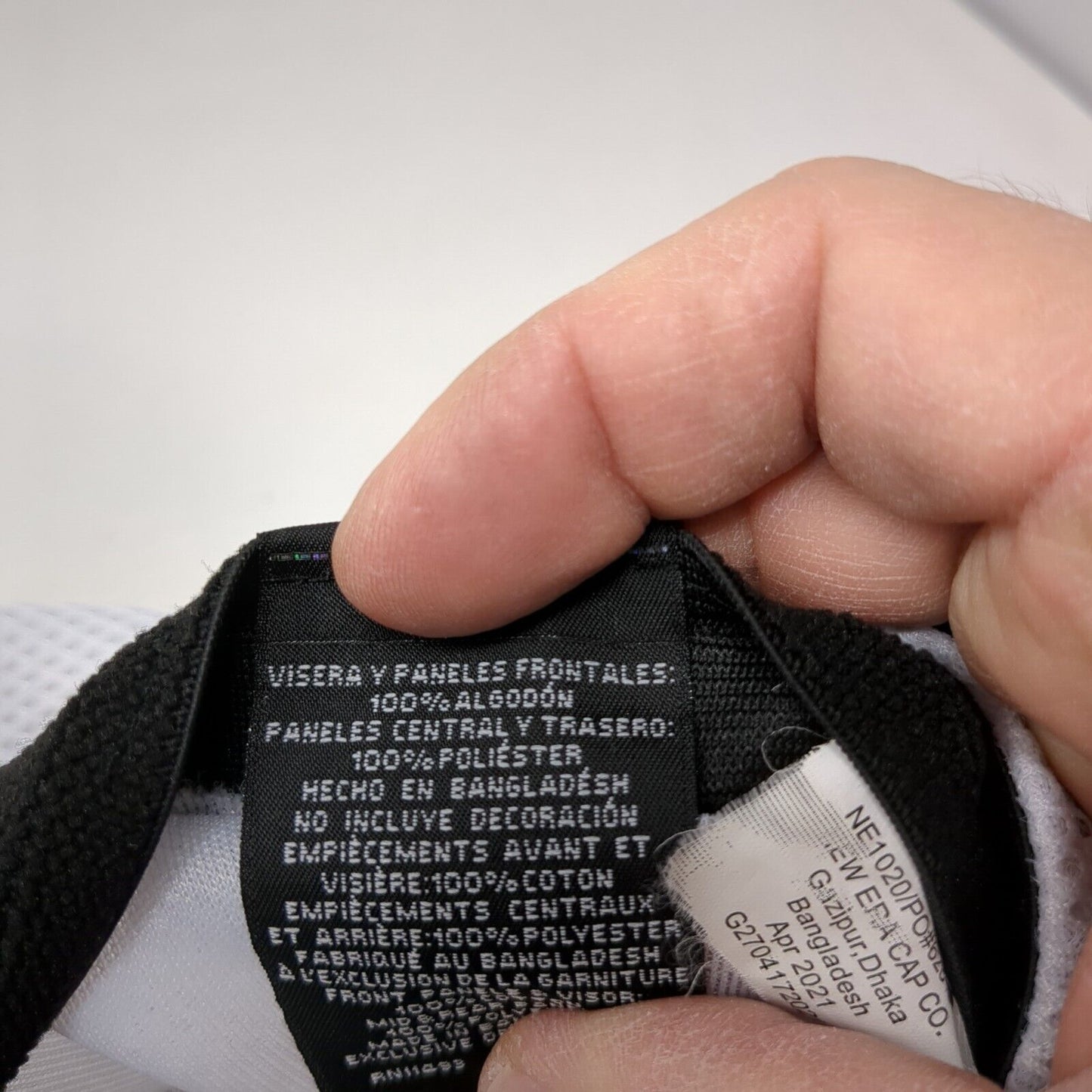 New Era Fitted Trucker Hat Black L/XL Breathable Mesh Back 39Thirty 6 Panel